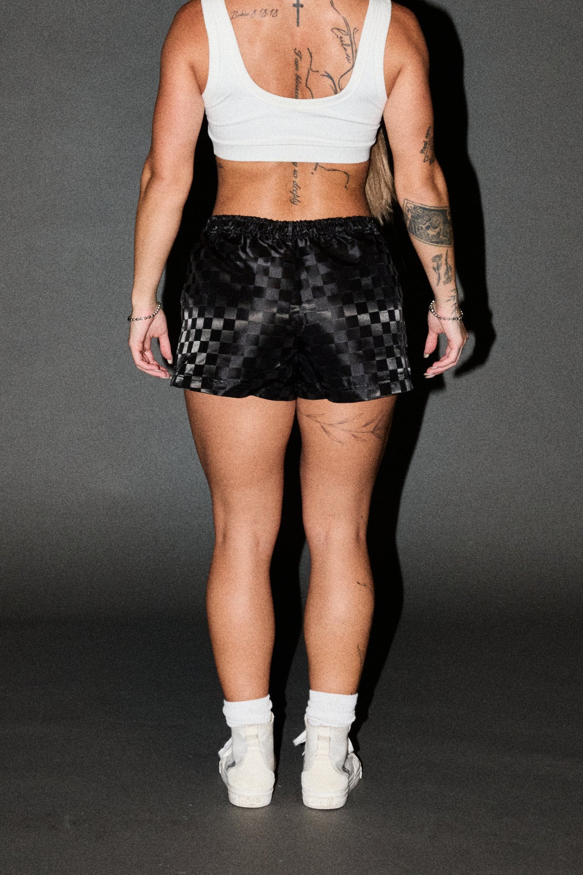 Dual Wolf Roxie Run Shorts In Black