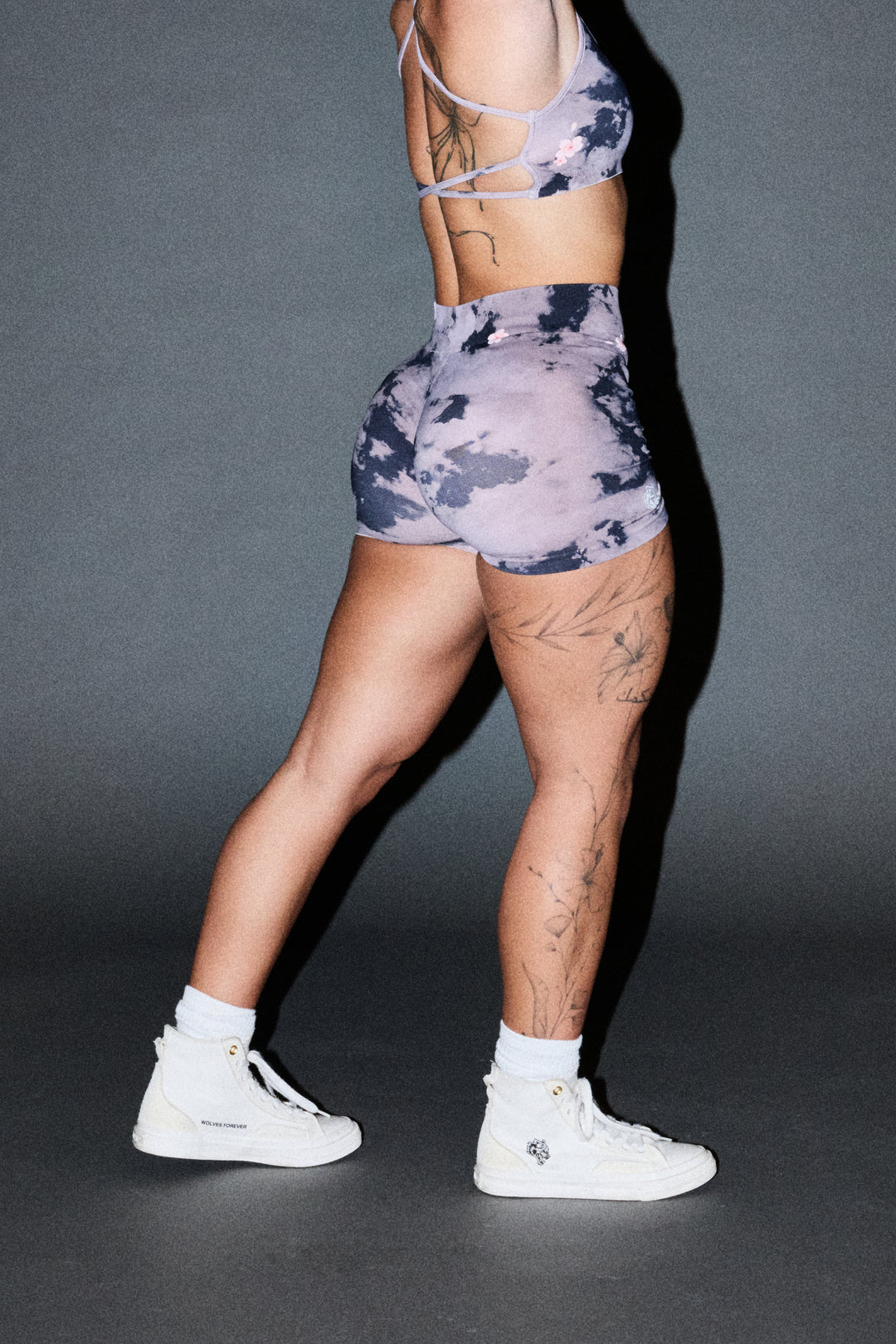 Dual Wolf Harlow Soft Seamless Shorts In Sakura Rose Taupe Clouds