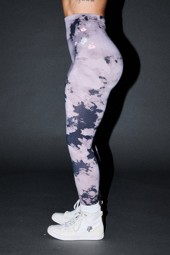 Dual Wolf Skylar Soft Seamless Leggings In Sakura Rose Taupe Clouds
