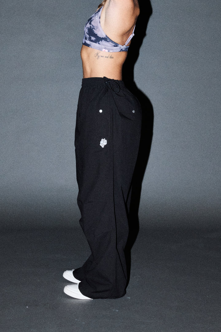 Dual Wolf Haven Pants In Black