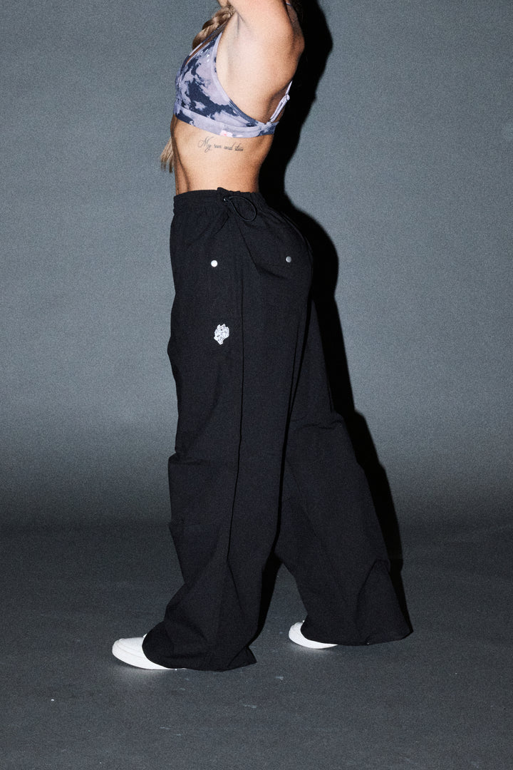 Dual Wolf Haven Pants In Black