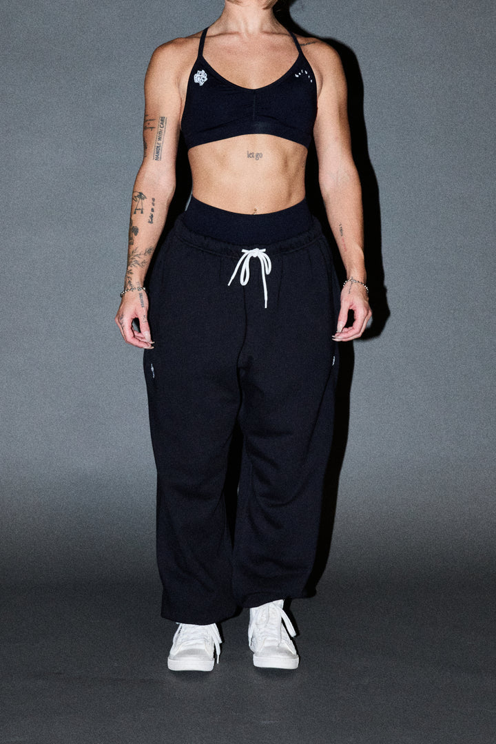 Dual Wolf Lightweight Lounger Sweat Pants In Black