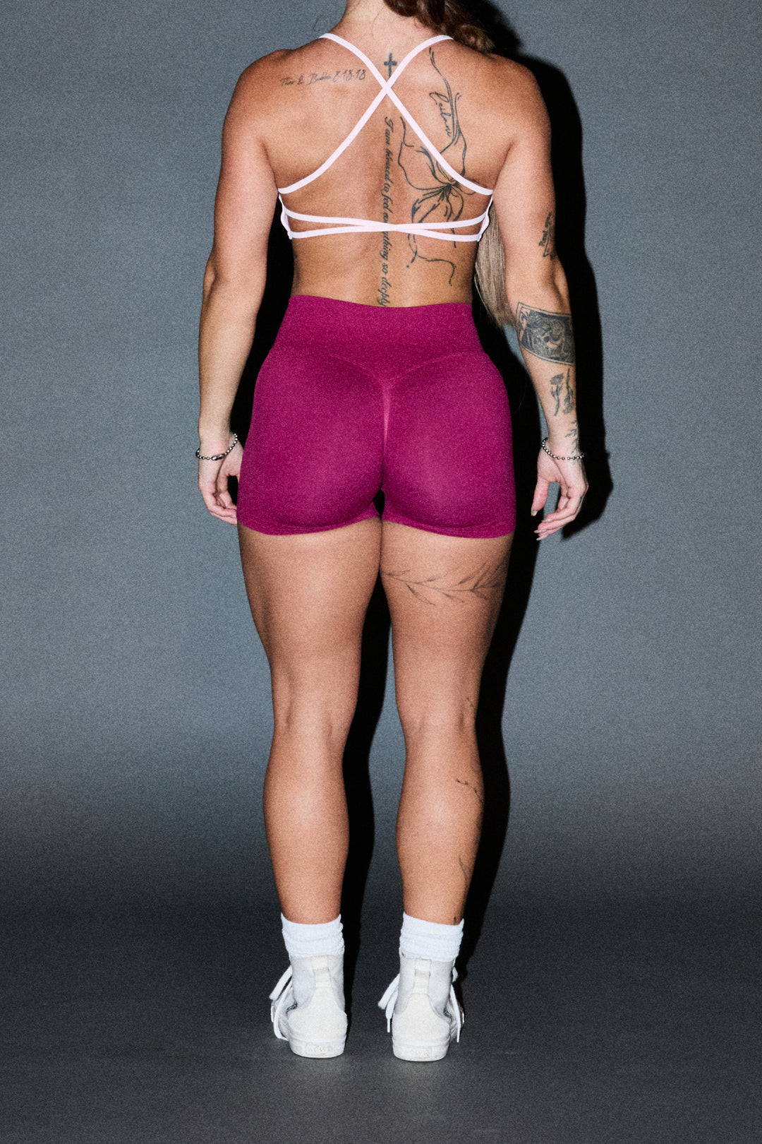 Dual Wolf Evey Seamless Shorts In Deep Raspberry