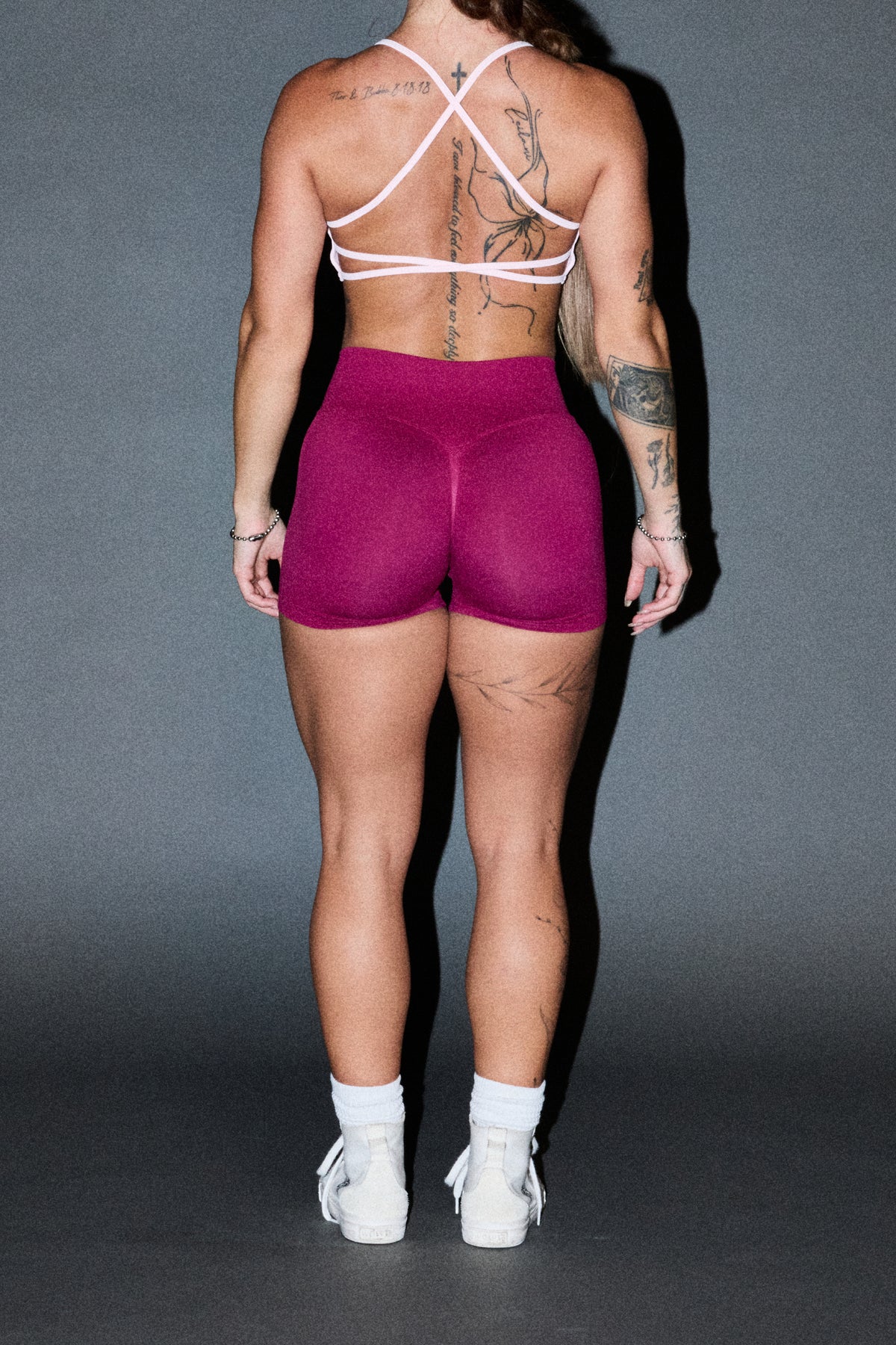 Dual Wolf Evey Seamless Shorts In Deep Raspberry