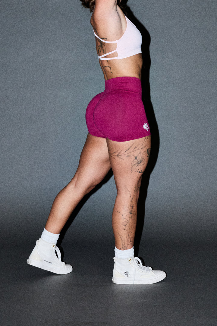 Dual Wolf Evey Seamless Shorts In Deep Raspberry
