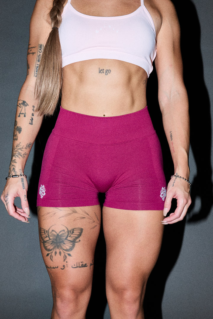 Dual Wolf Evey Seamless Shorts In Deep Raspberry