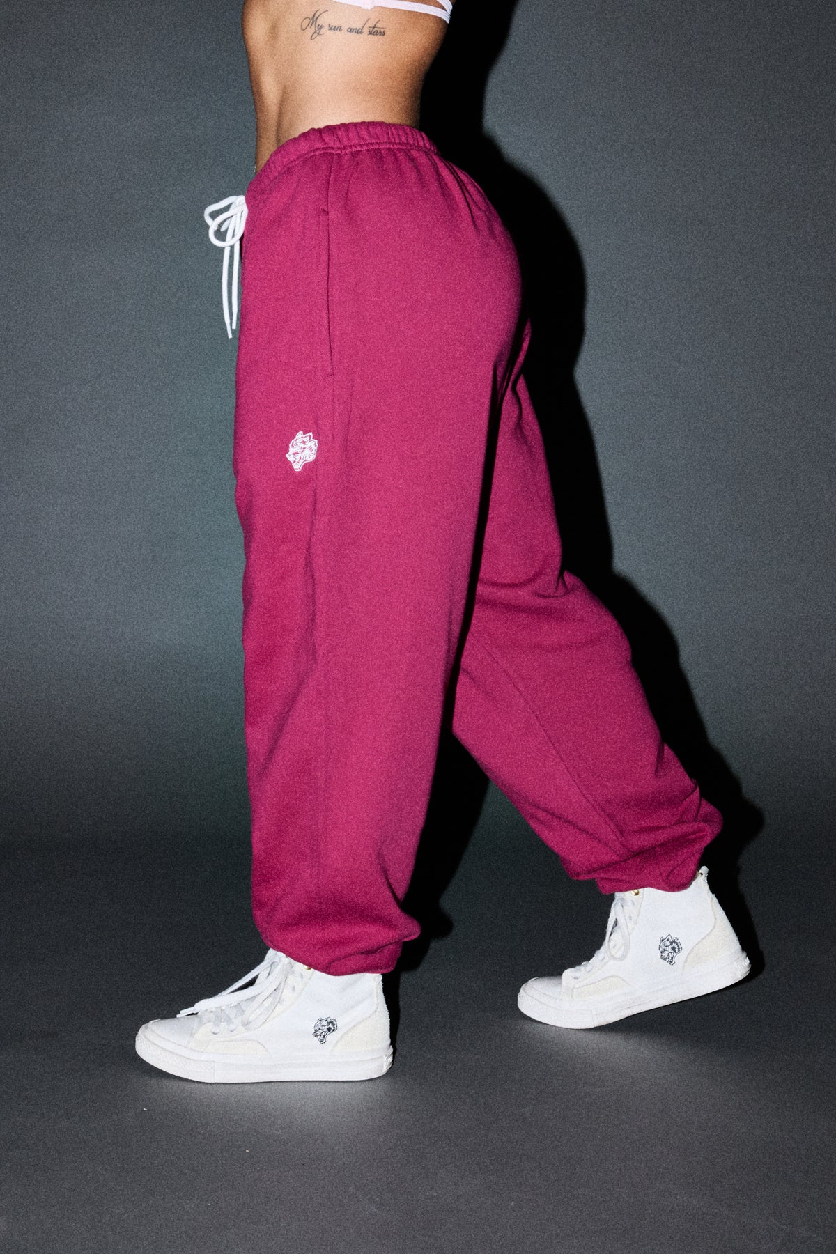 Dual Wolf Lightweight Lounger Sweat Pants In Deep Raspberry