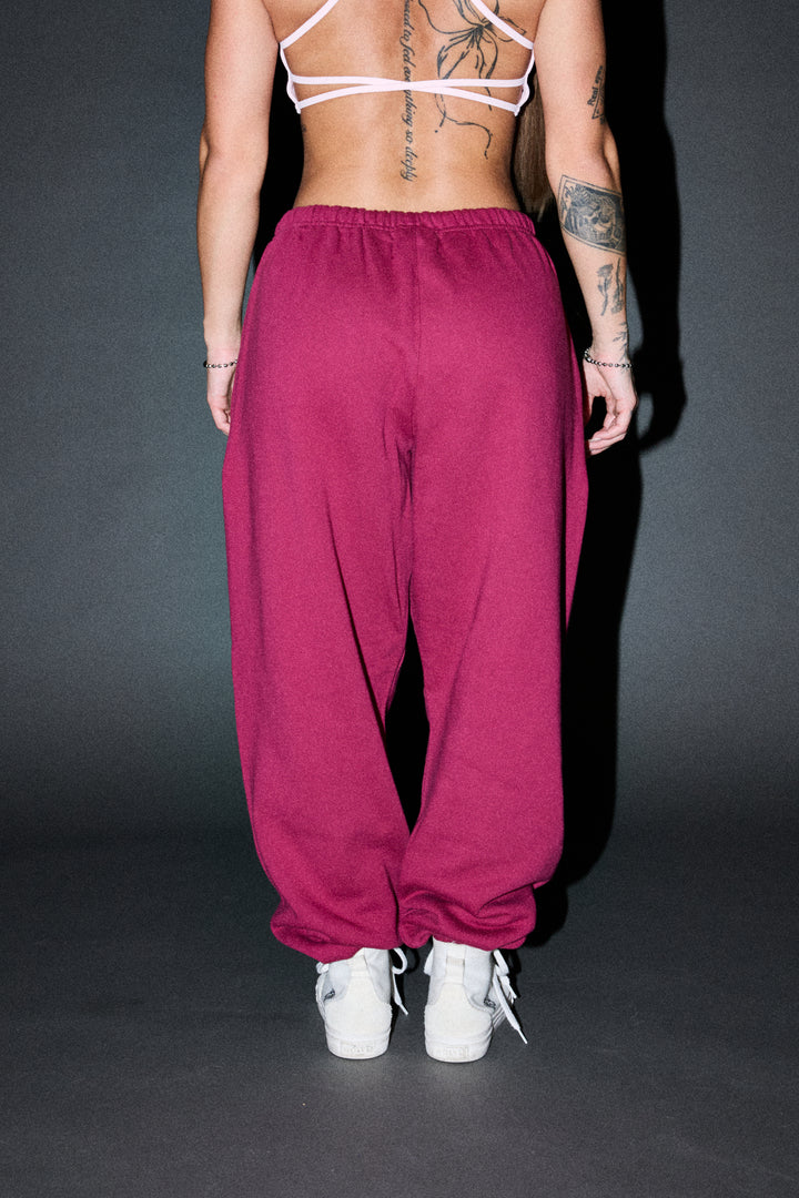 Dual Wolf Lightweight Lounger Sweat Pants In Deep Raspberry