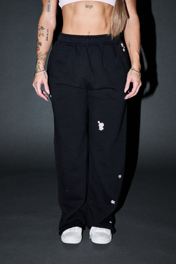 Dual Wolf Sakura Premium Big Cozy Sweats In Black