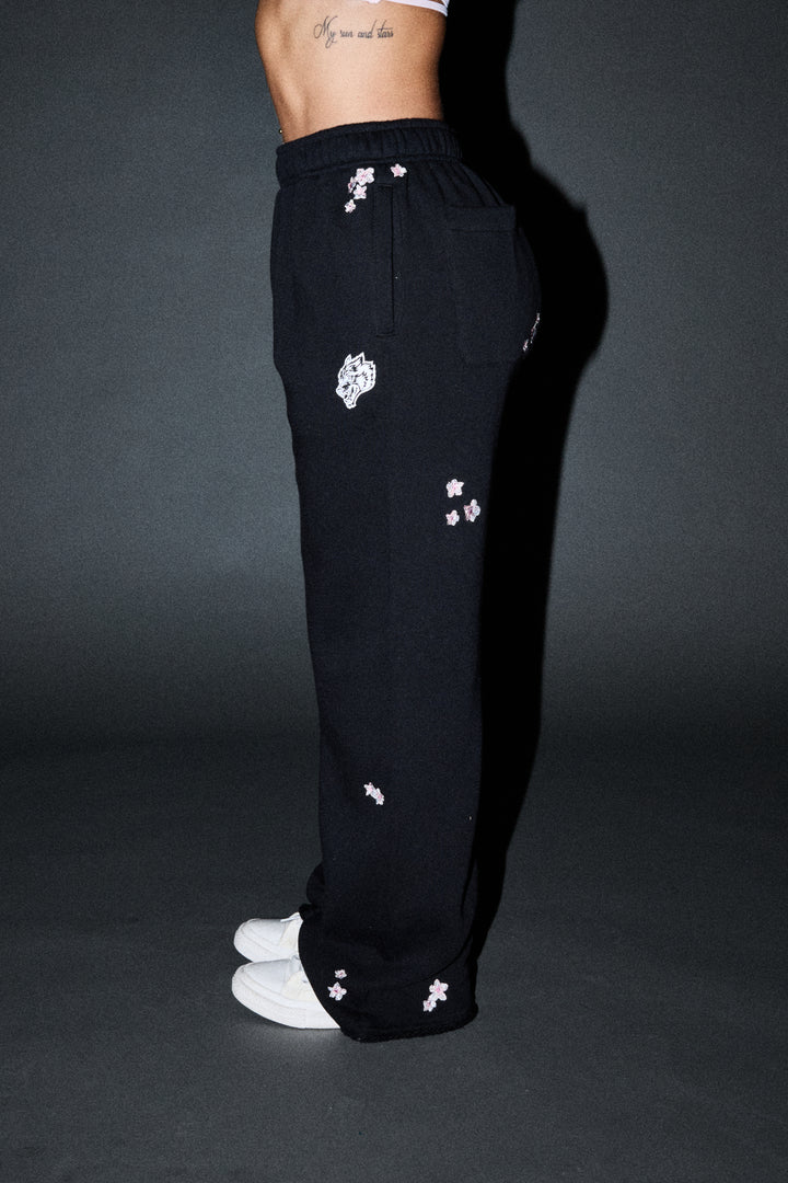 Dual Wolf Sakura Premium Big Cozy Sweats In Black