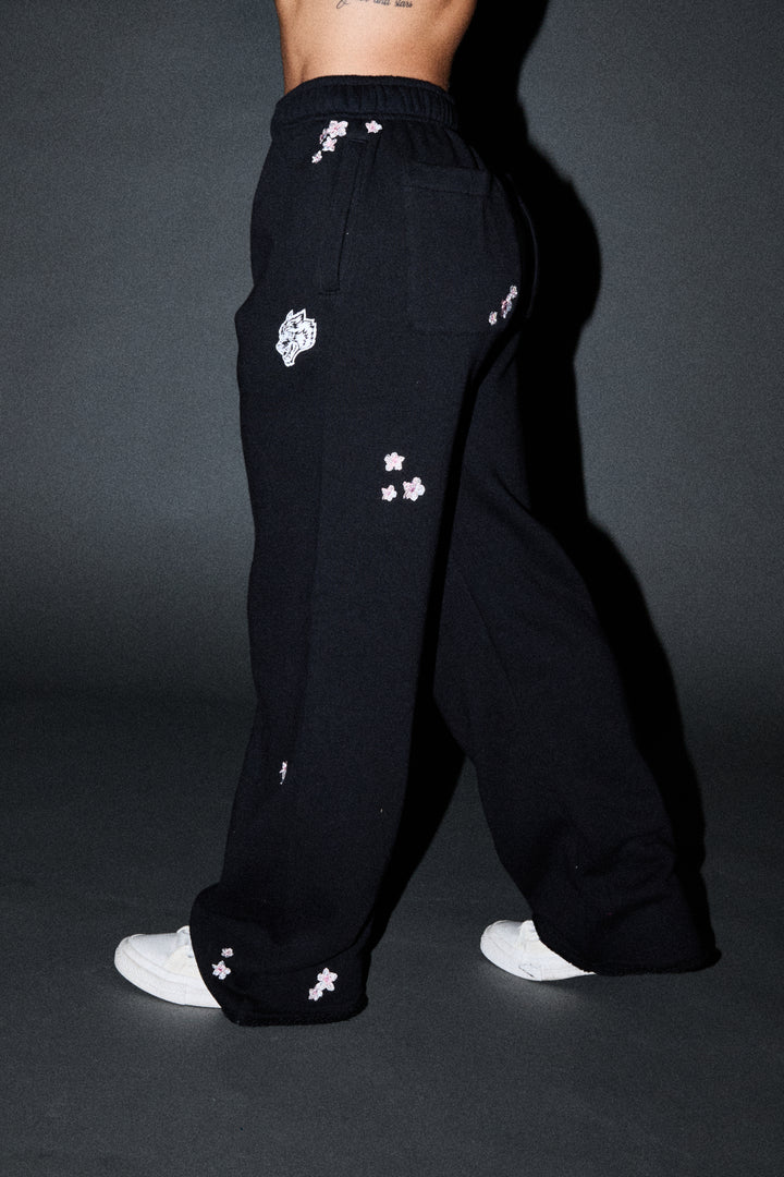 Dual Wolf Sakura Premium Big Cozy Sweats In Black