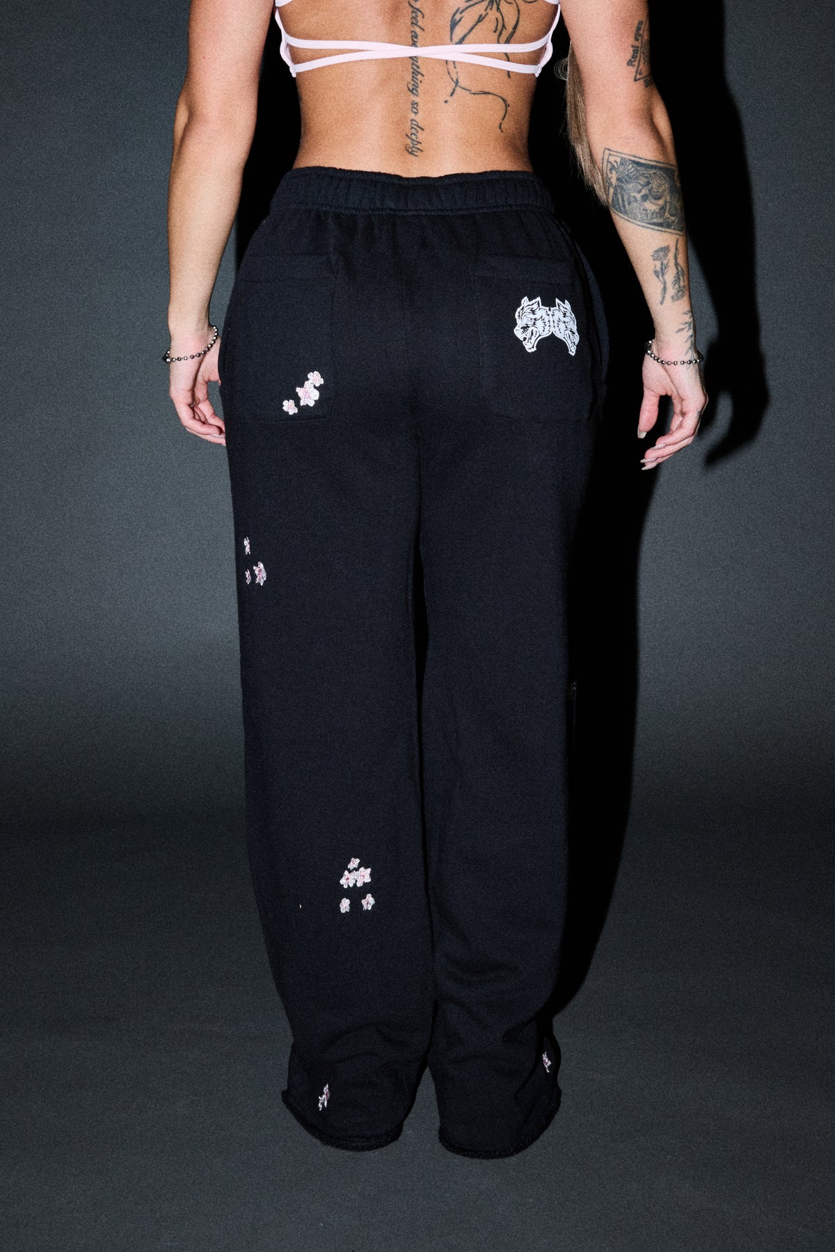 Dual Wolf Sakura Premium Big Cozy Sweats In Black
