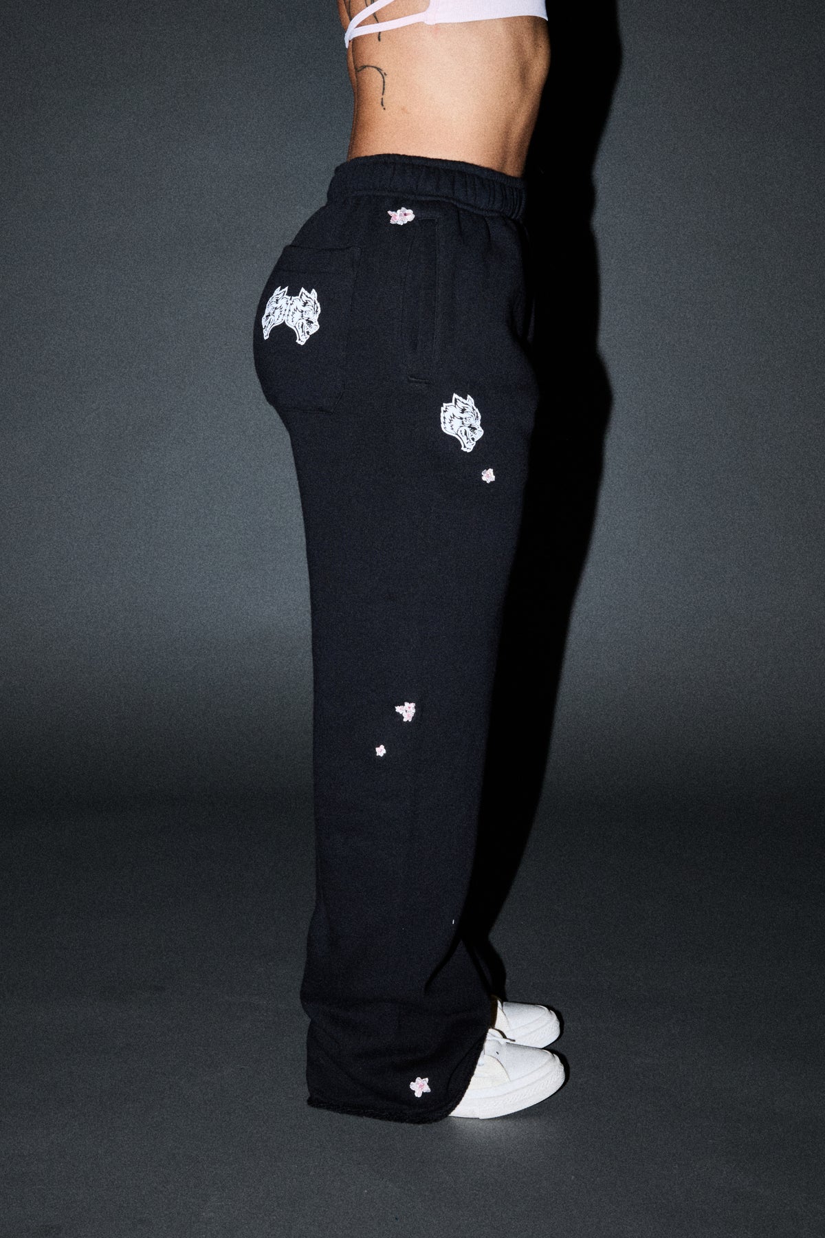 Dual Wolf Sakura Premium Big Cozy Sweats In Black