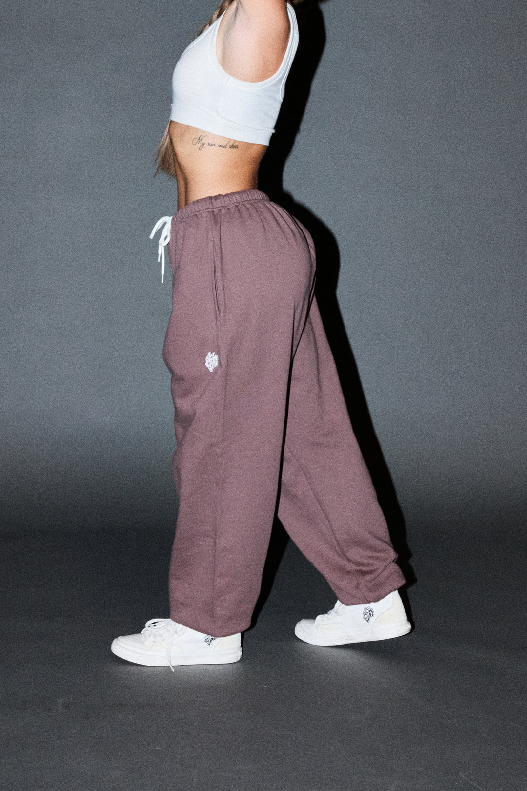 Dual Wolf Lightweight Lounger Sweat Pants In Rose Taupe