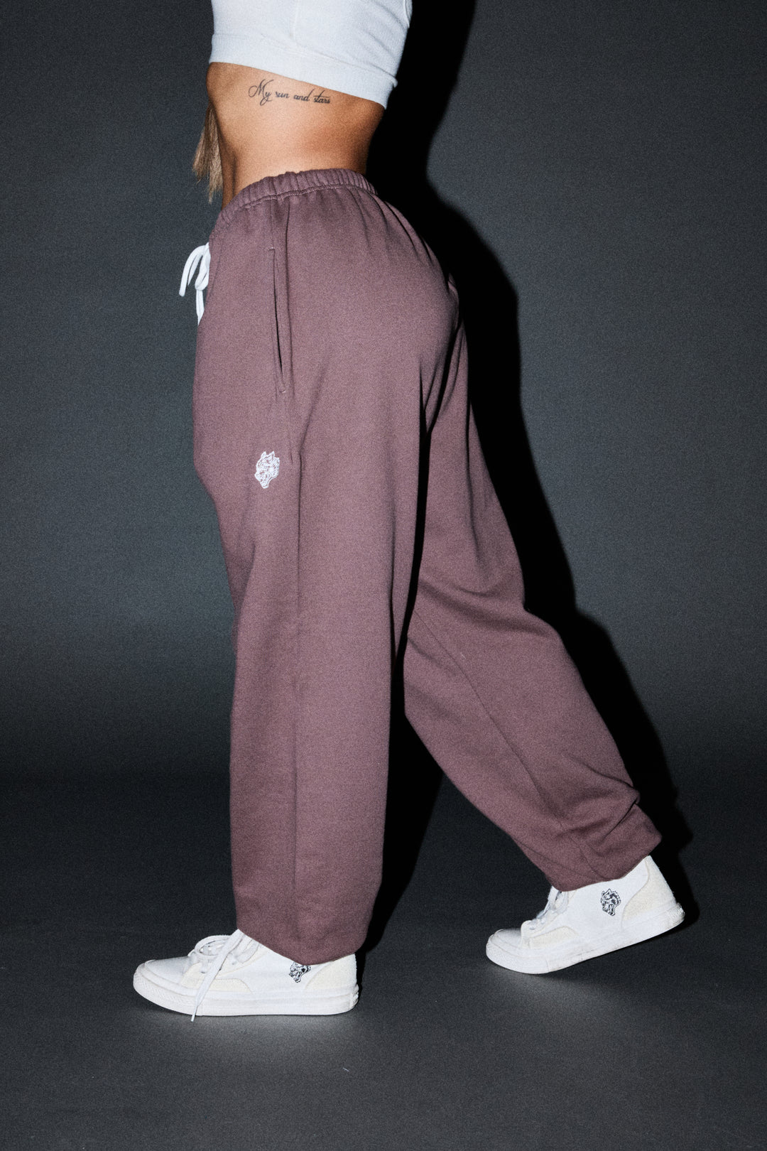 Dual Wolf Lightweight Lounger Sweat Pants In Rose Taupe