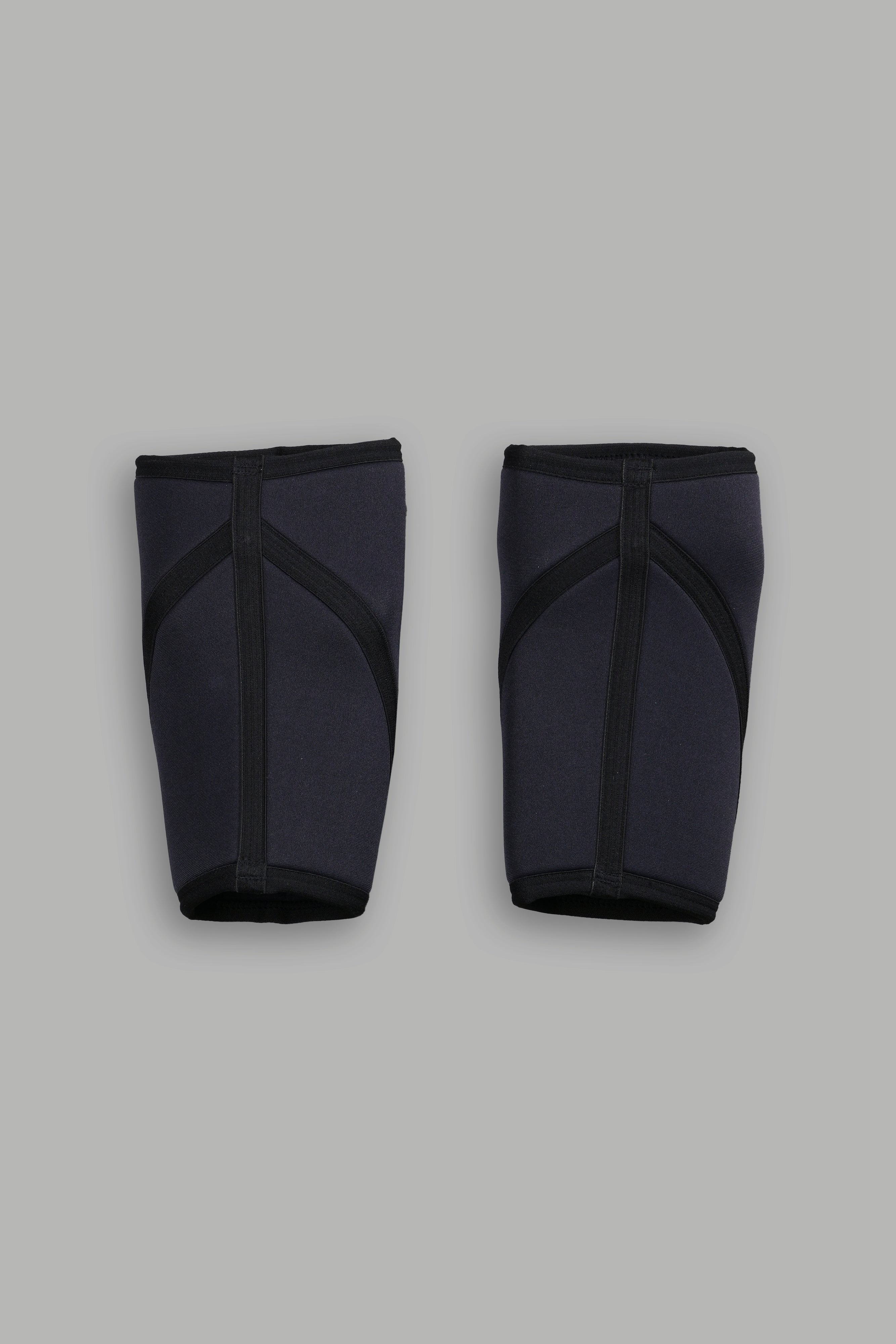 Wolf Head Knee Sleeves in Black