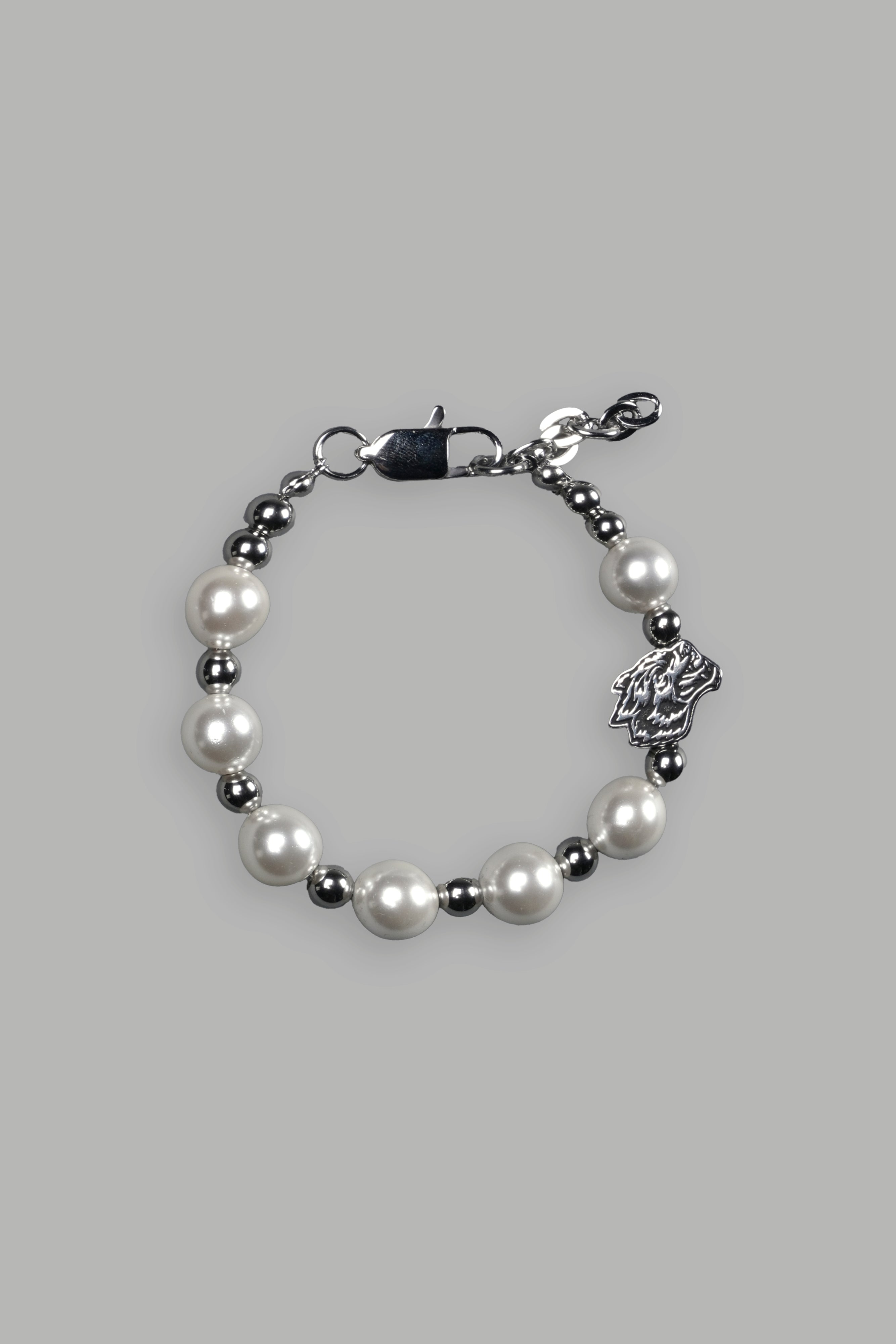 She Wolf Head Bracelet in Pearl