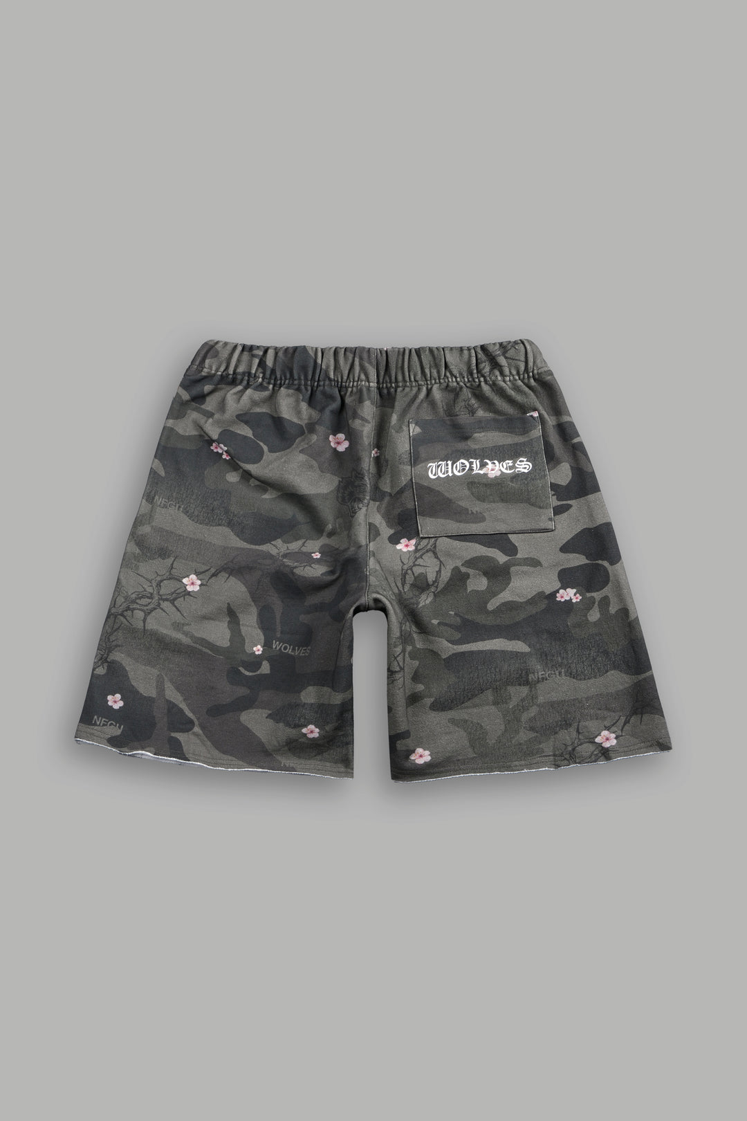 Harley-Davidson Wolves Grunge Oversized Raw Hem Post Lounge Sweat Shorts in Warrior In A Garden Green Camo