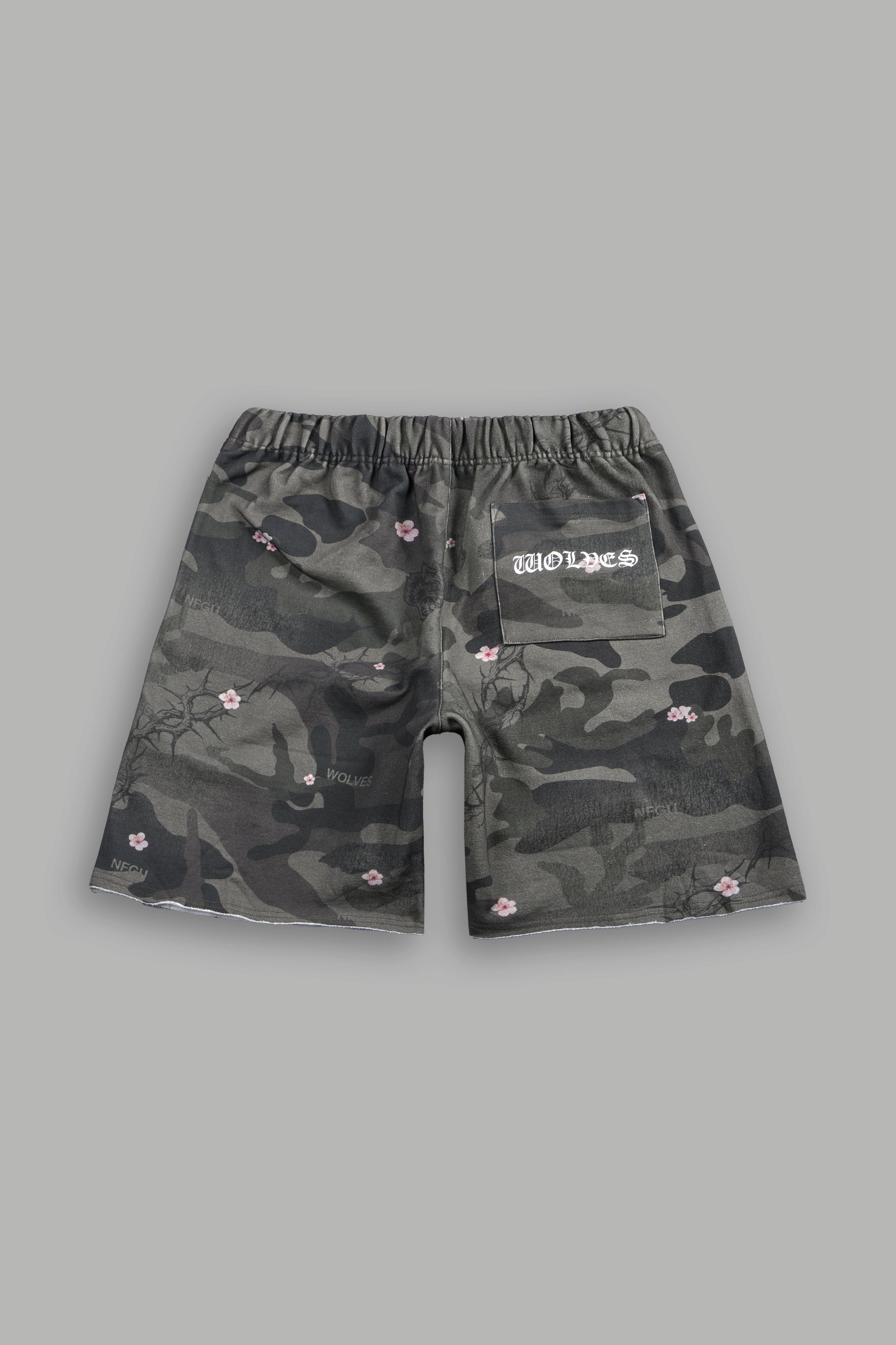 Harley-Davidson Wolves Grunge Oversized Raw Hem Post Lounge Sweat Shorts in Warrior In A Garden Green Camo