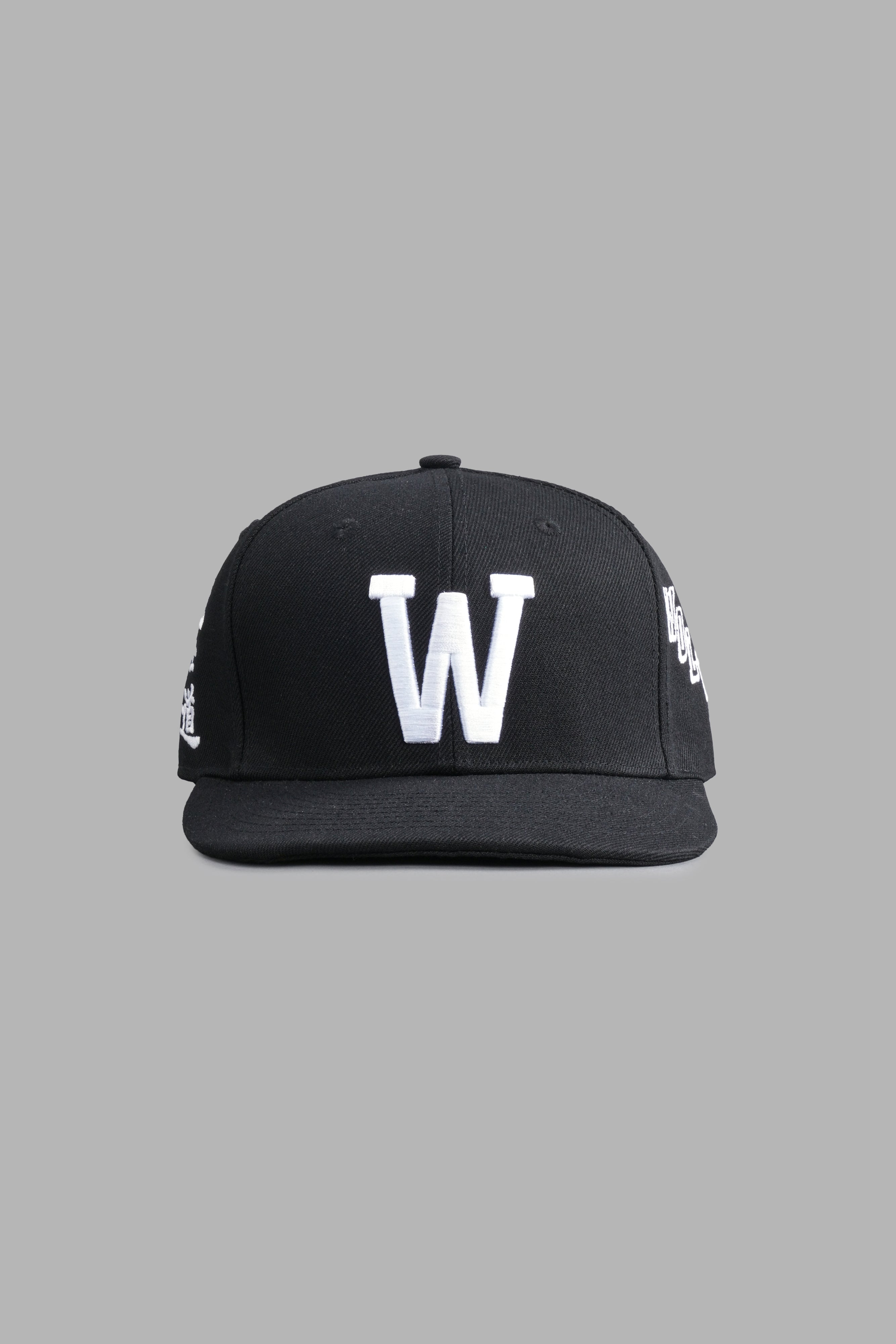 "W" Bushido Fitted Hat in Black