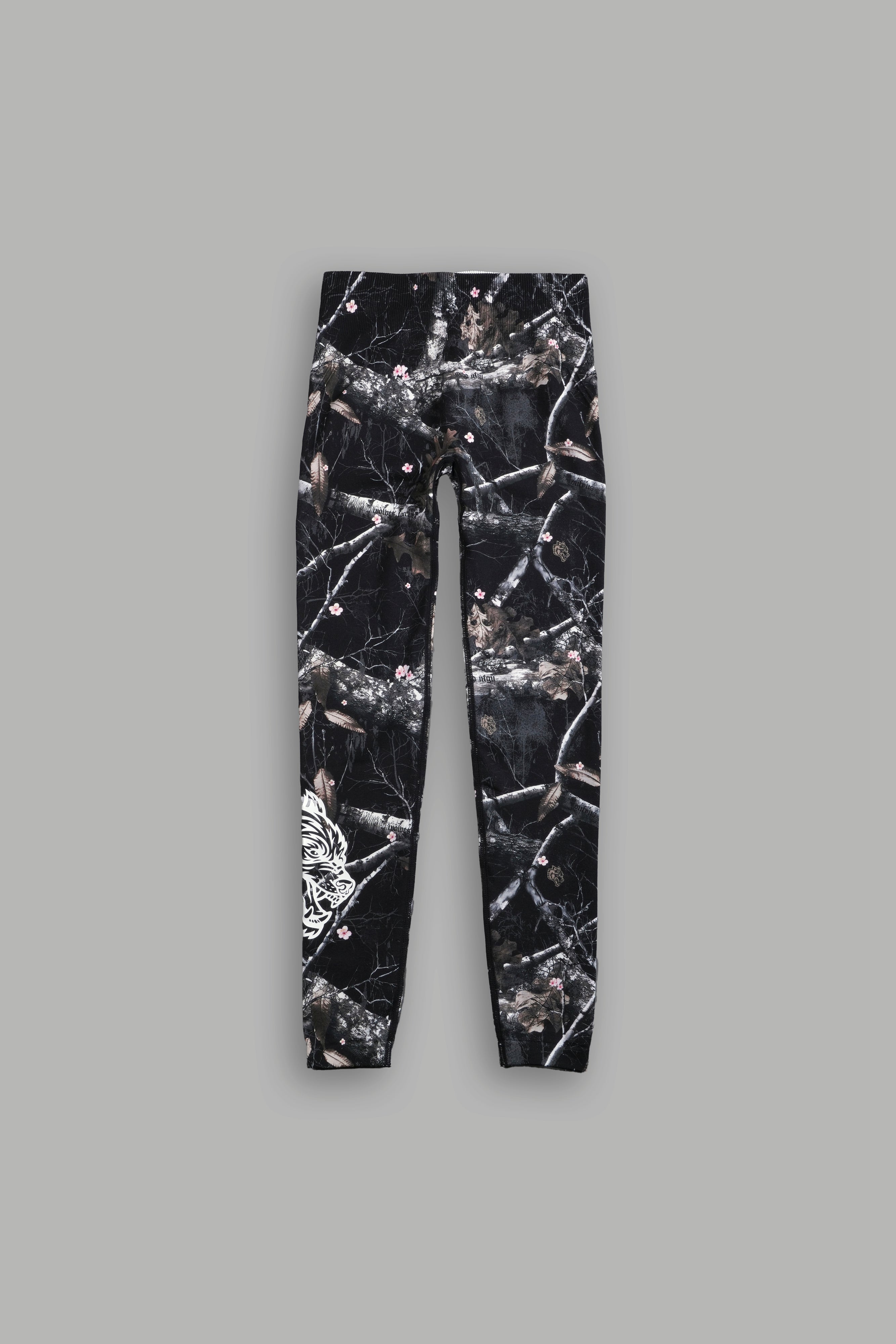 Big Wolf "Everson Seamless" Huxley Scrunch Leggings in Darc Blossom Woodland Camo