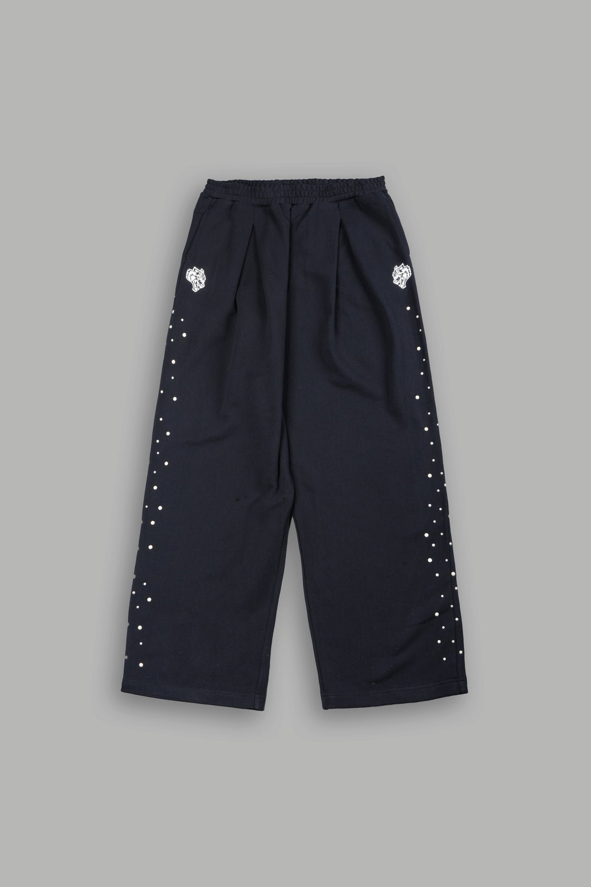 She Pearls Yara Pleated Sweat Pants In Black