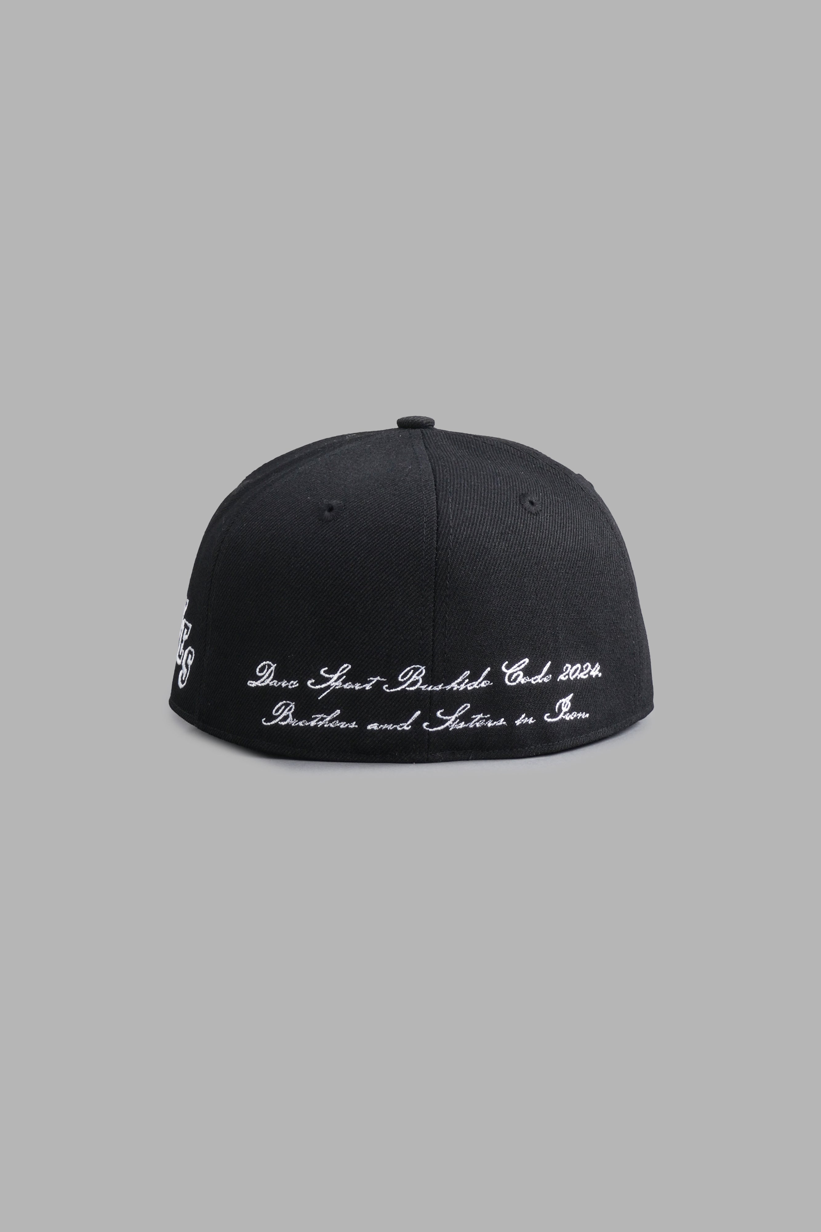 "W" Bushido Fitted Hat in Black