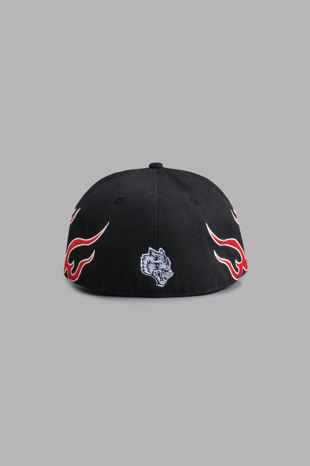 "W" Mempo Fitted Hat in Black