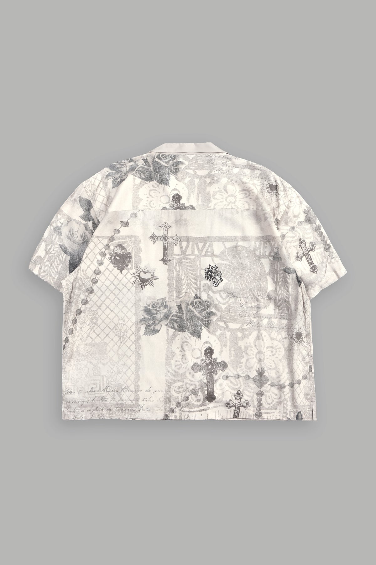 Wolves Pyramid Romero Mid Length Button Up In Ceniza Y Rosas
