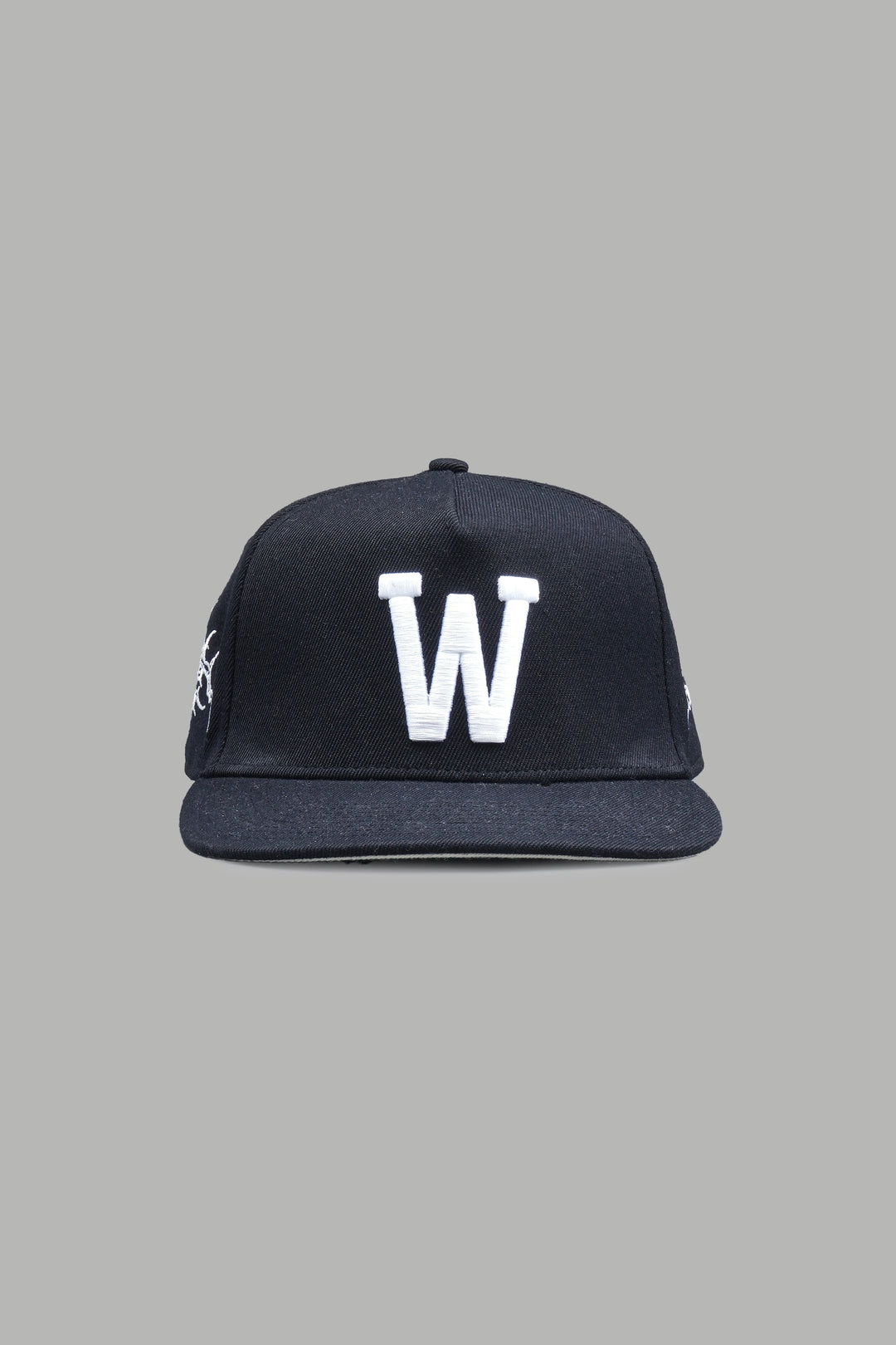 Thorns Fitted 5 Panel Cap In Black