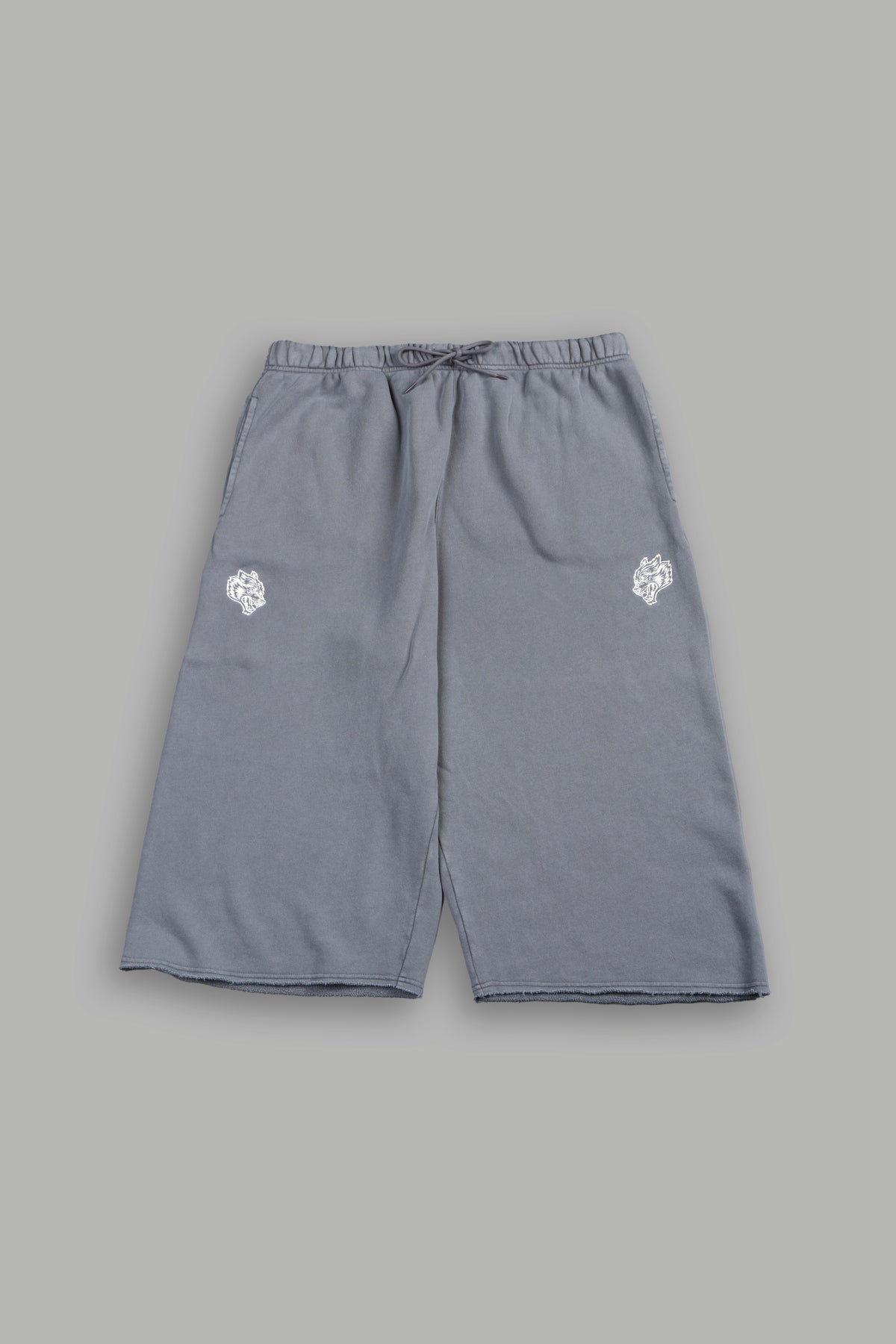 Dual Wolf Capri Sweat Pants In Slate Gray