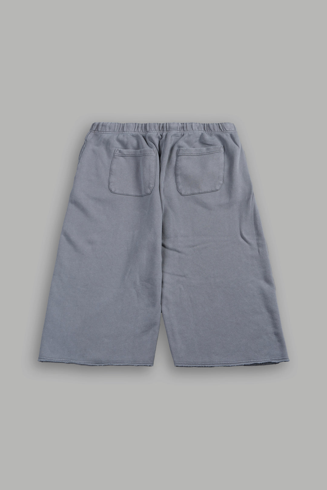 Dual Wolf Capri Sweat Pants In Slate Gray