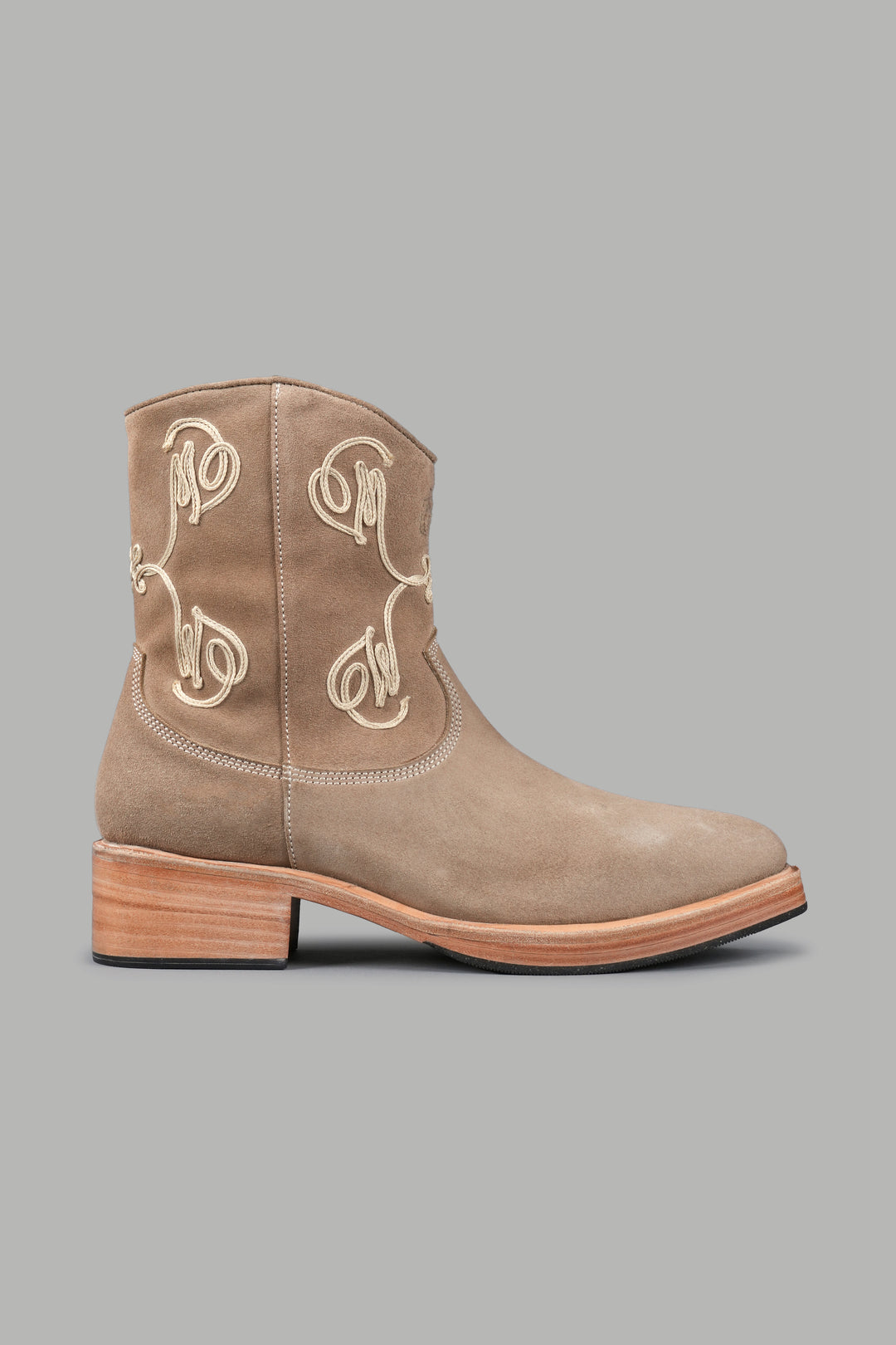 Lunger Boot in Tan