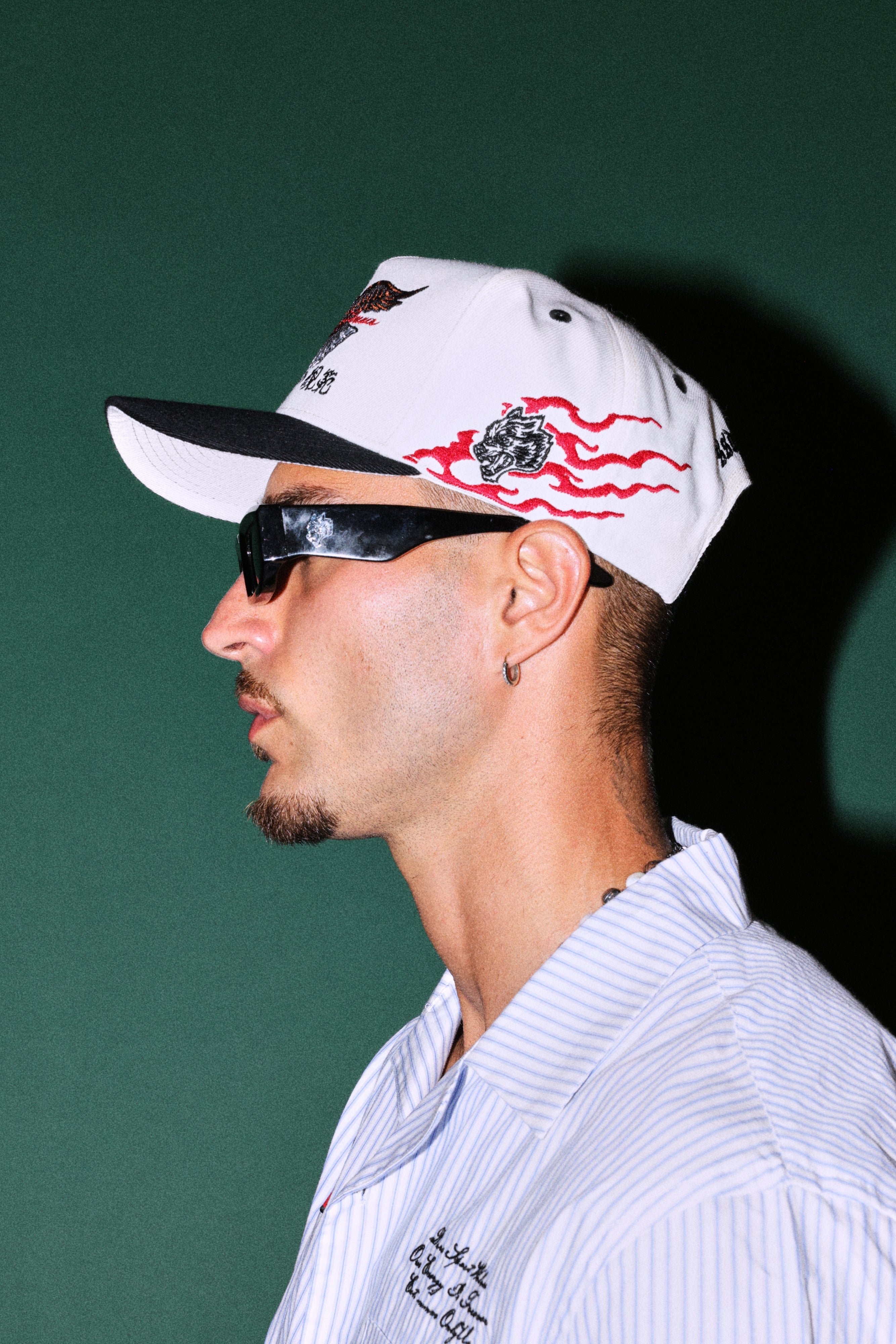 Eagle Oni Mask A Frame Snapback in Cream/Black
