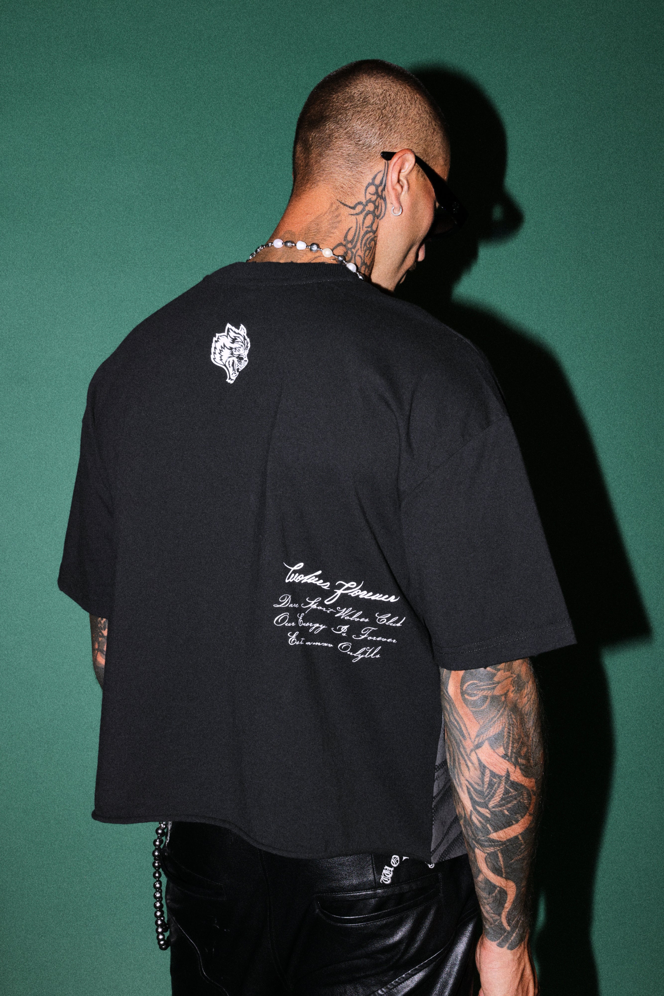 The Great Wave Distressed Grunge Box Cut Tee V2 in Black
