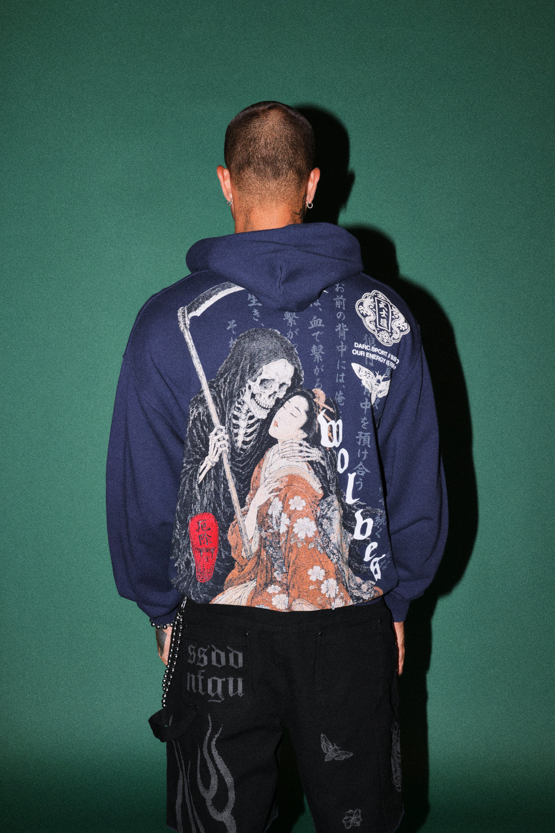 Shinigami'S Embrace Bishop Hoodie in Navy