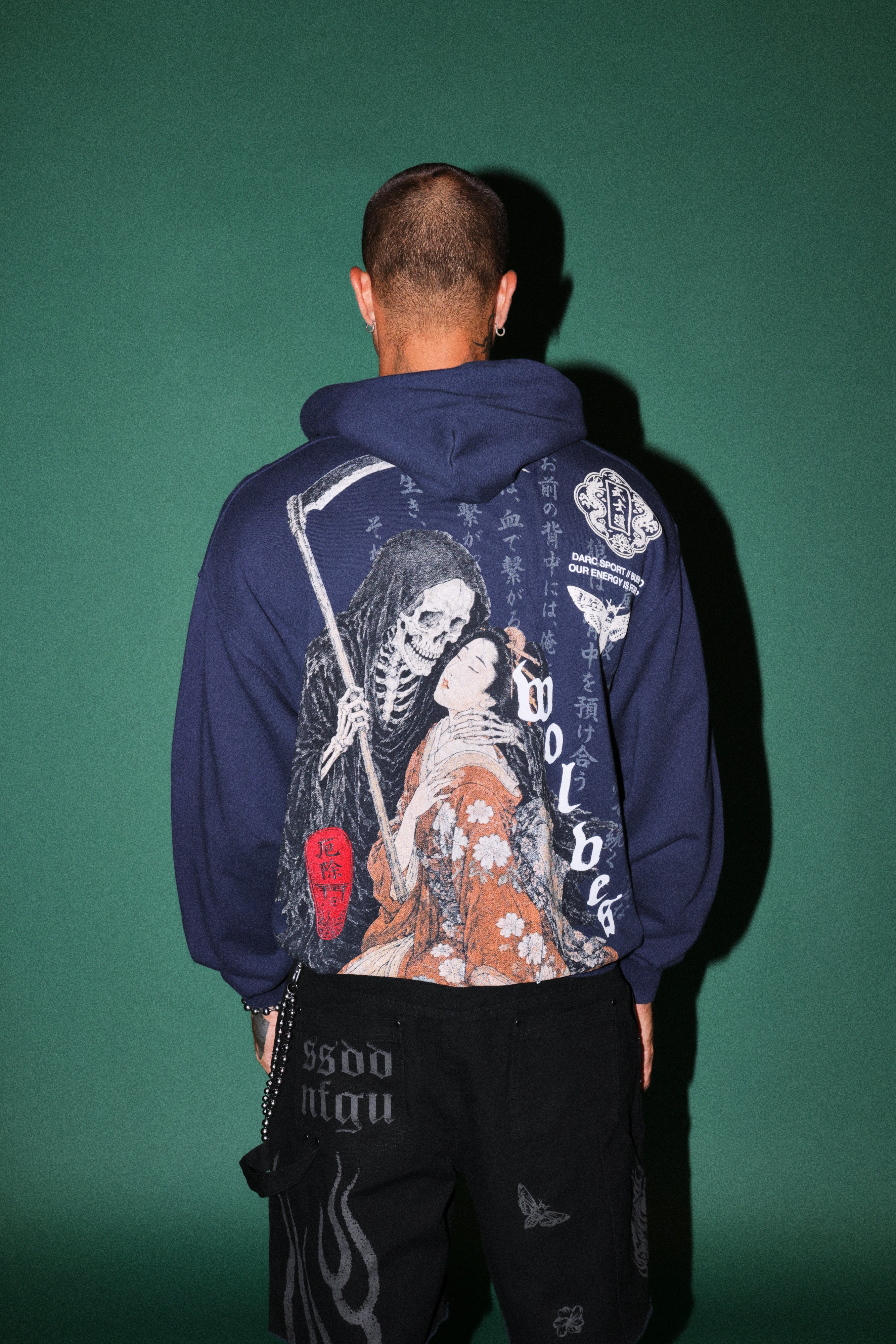 Shinigami'S Embrace Bishop Hoodie in Navy