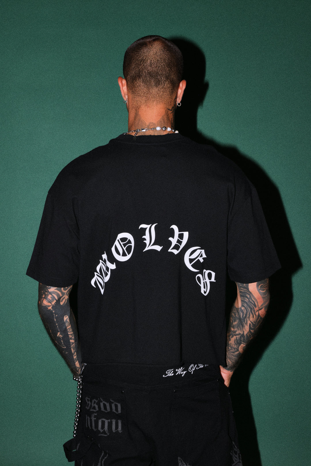 Okami Inferno Distressed Grunge Box Cut Tee V2 in Black