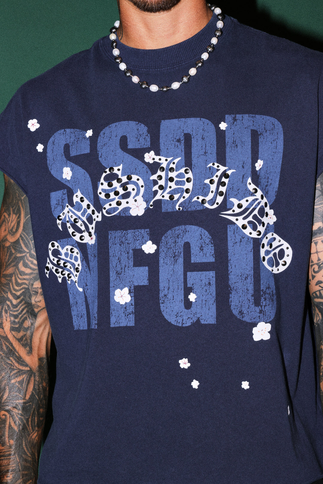 Ssddnfgu Bushido Grunge Cut-Off Mid Length Raw Hem Tee in Navy