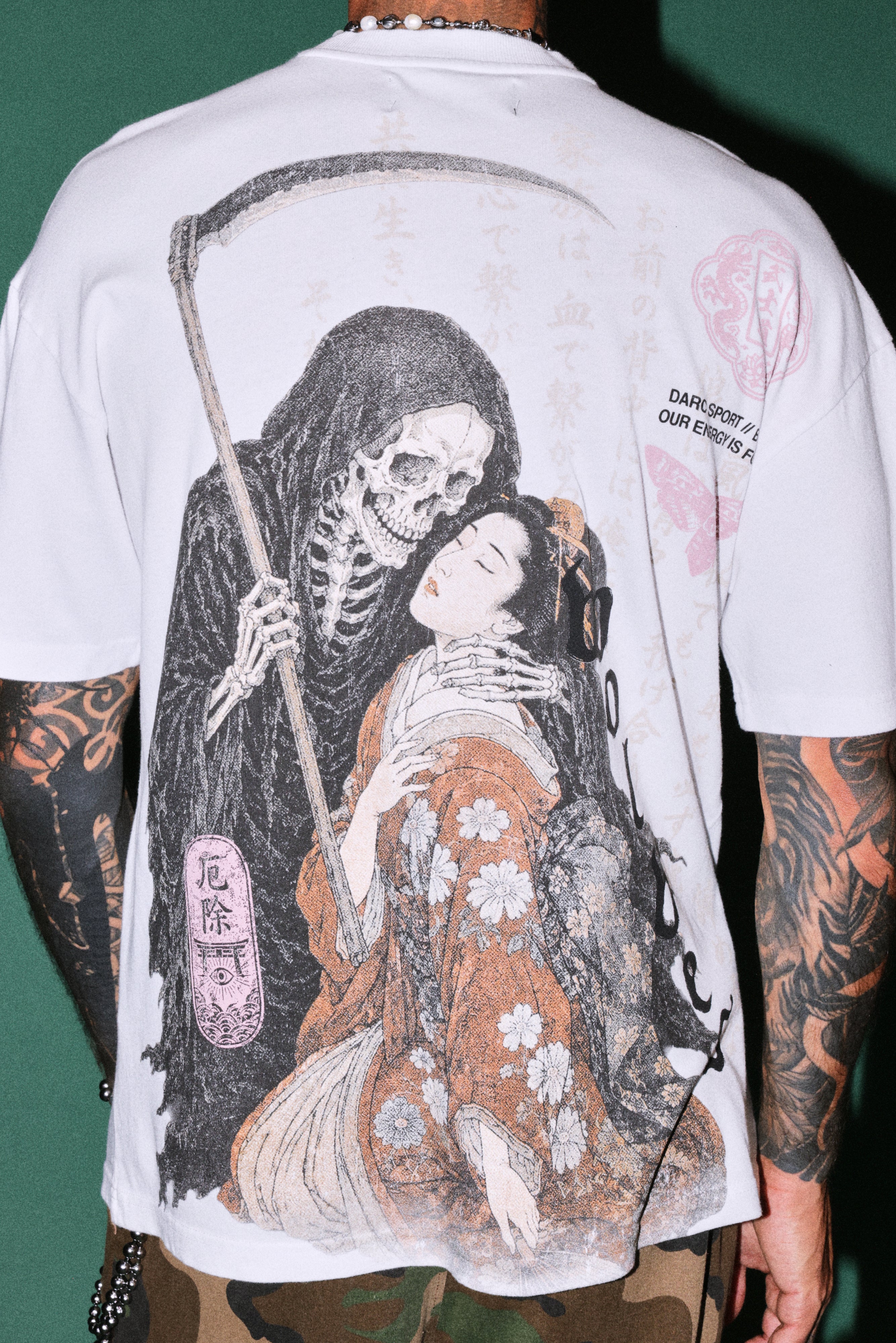 Shinigami'S Embrace Premium Oversized Tee in White