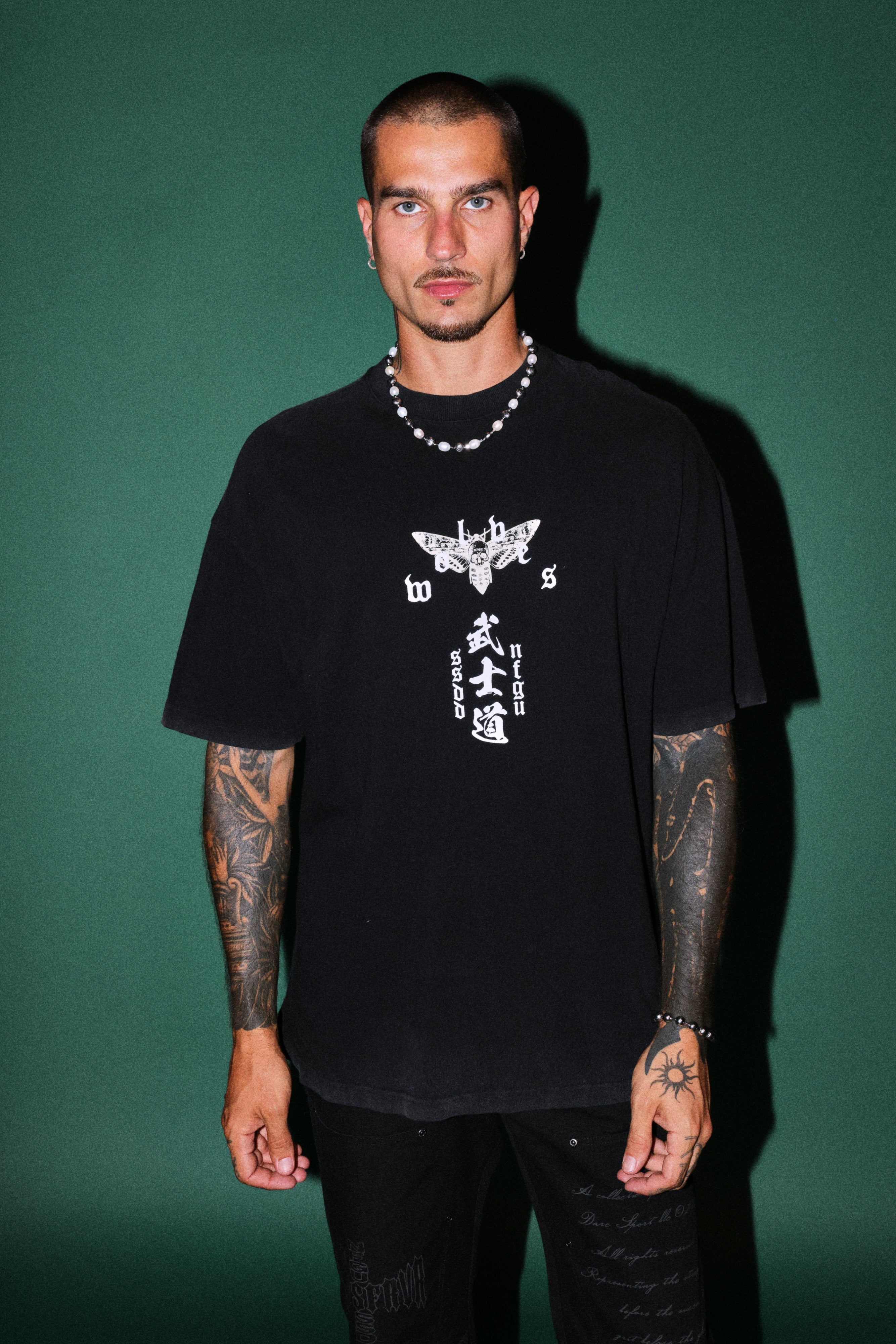 Shinigami'S Embrace Premium Oversized Tee in Black