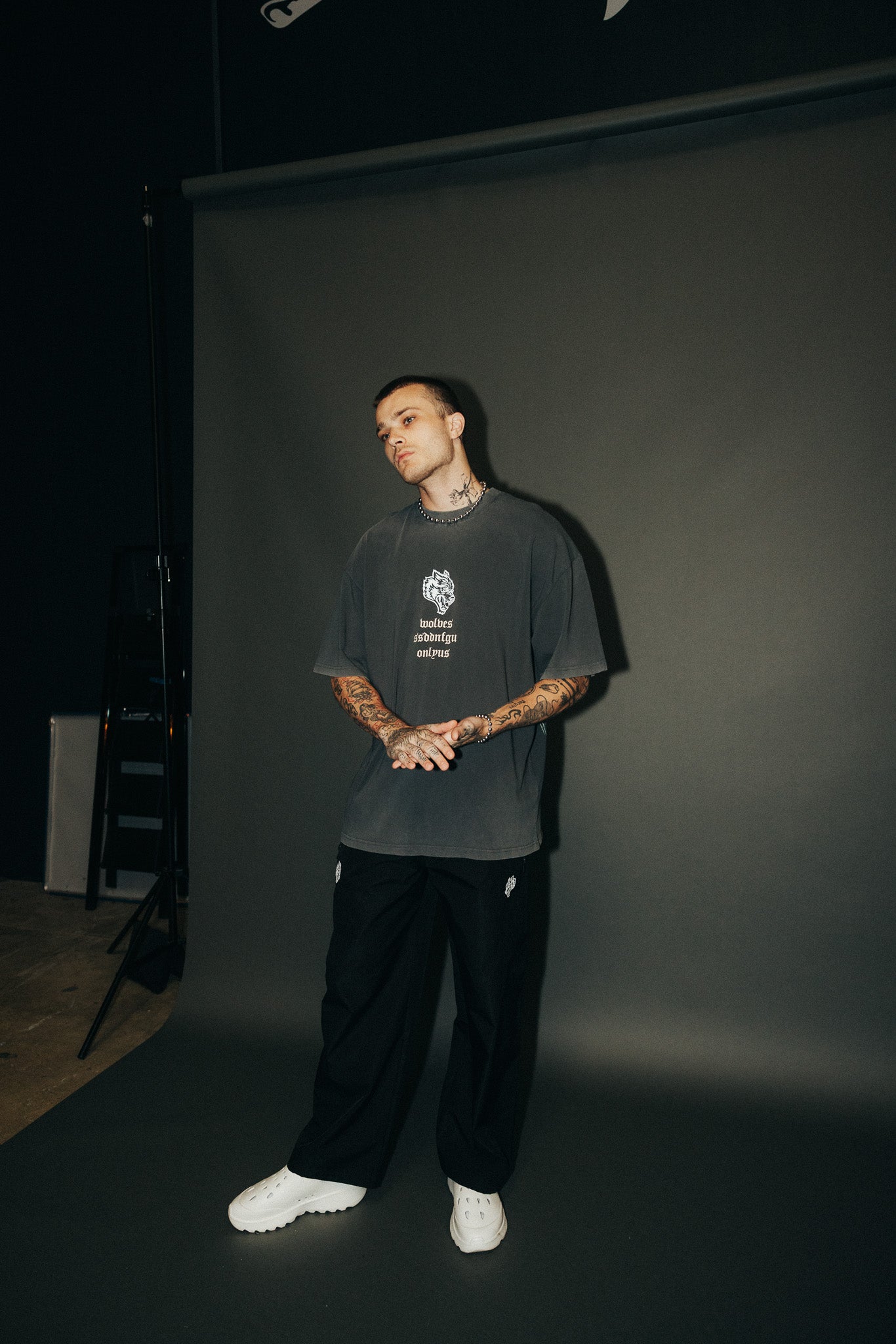 Desert Howl "Premium" Oversized Tee in Wolf Gray