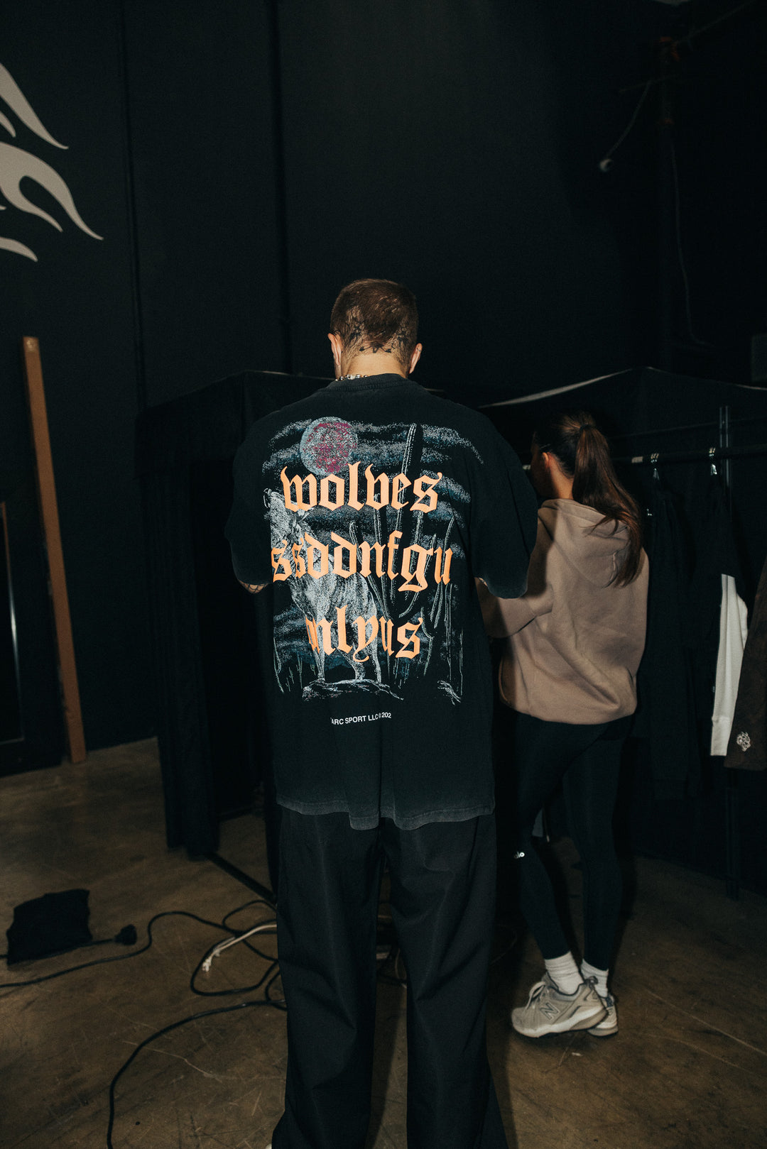 Desert Howl "Premium" Oversized Tee in Black