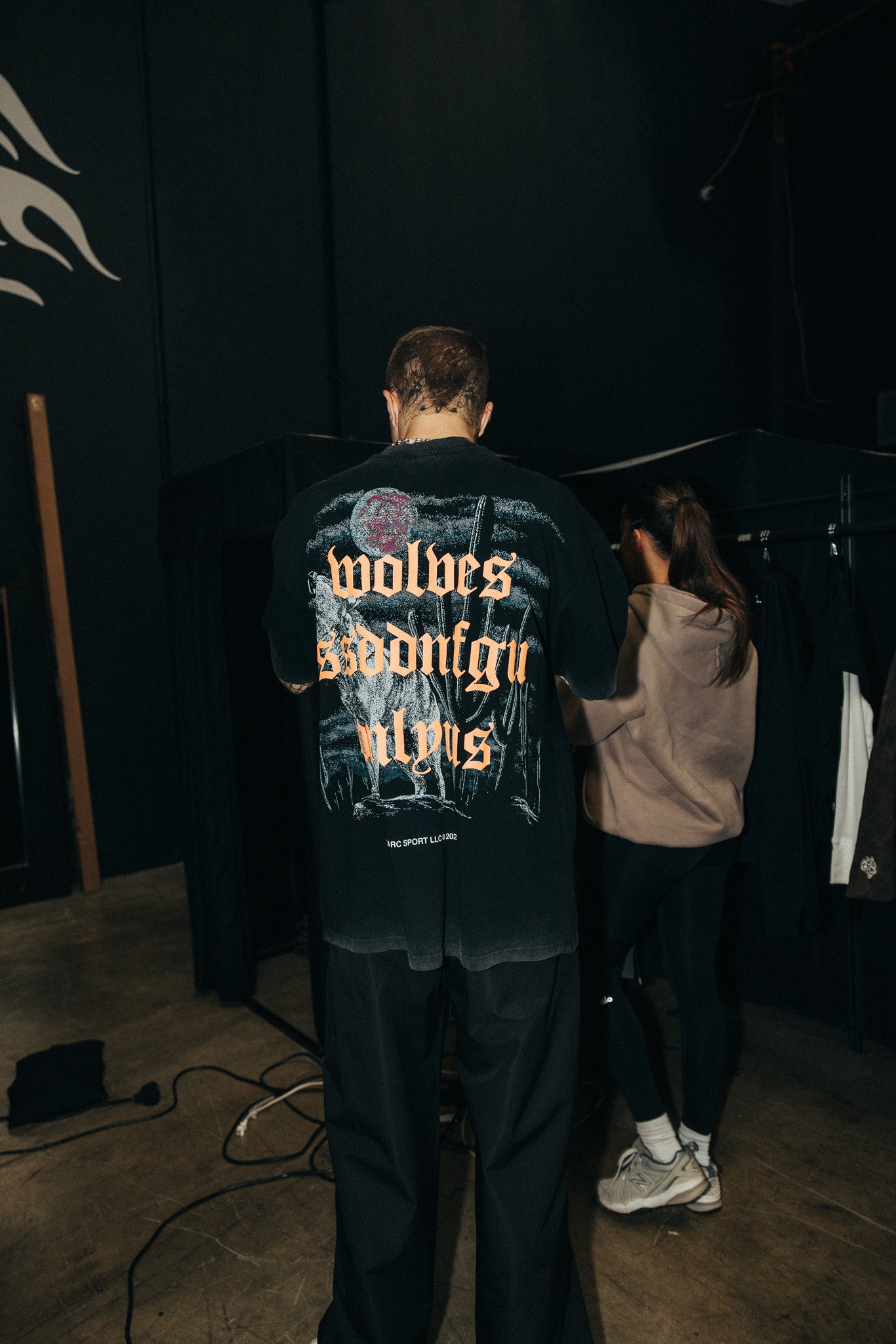 Desert Howl "Premium" Oversized Tee in Black