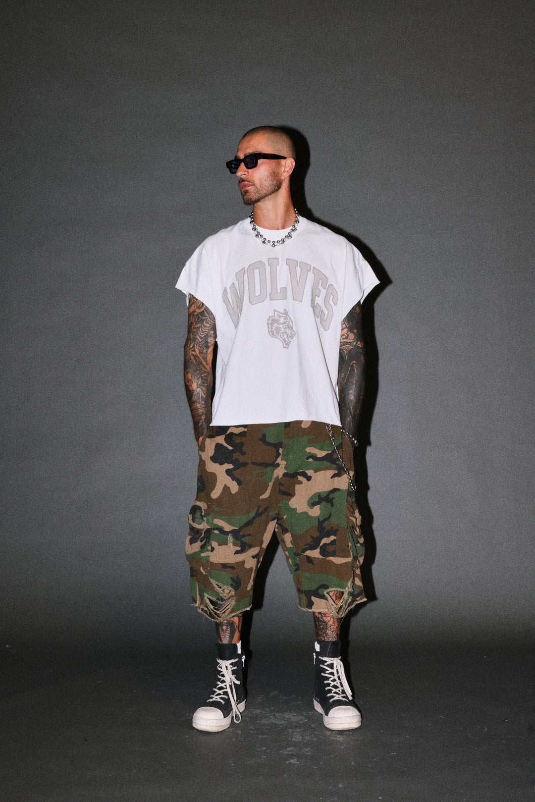 Loyalty Frvr Grunge Cut-Off Tee in Cream