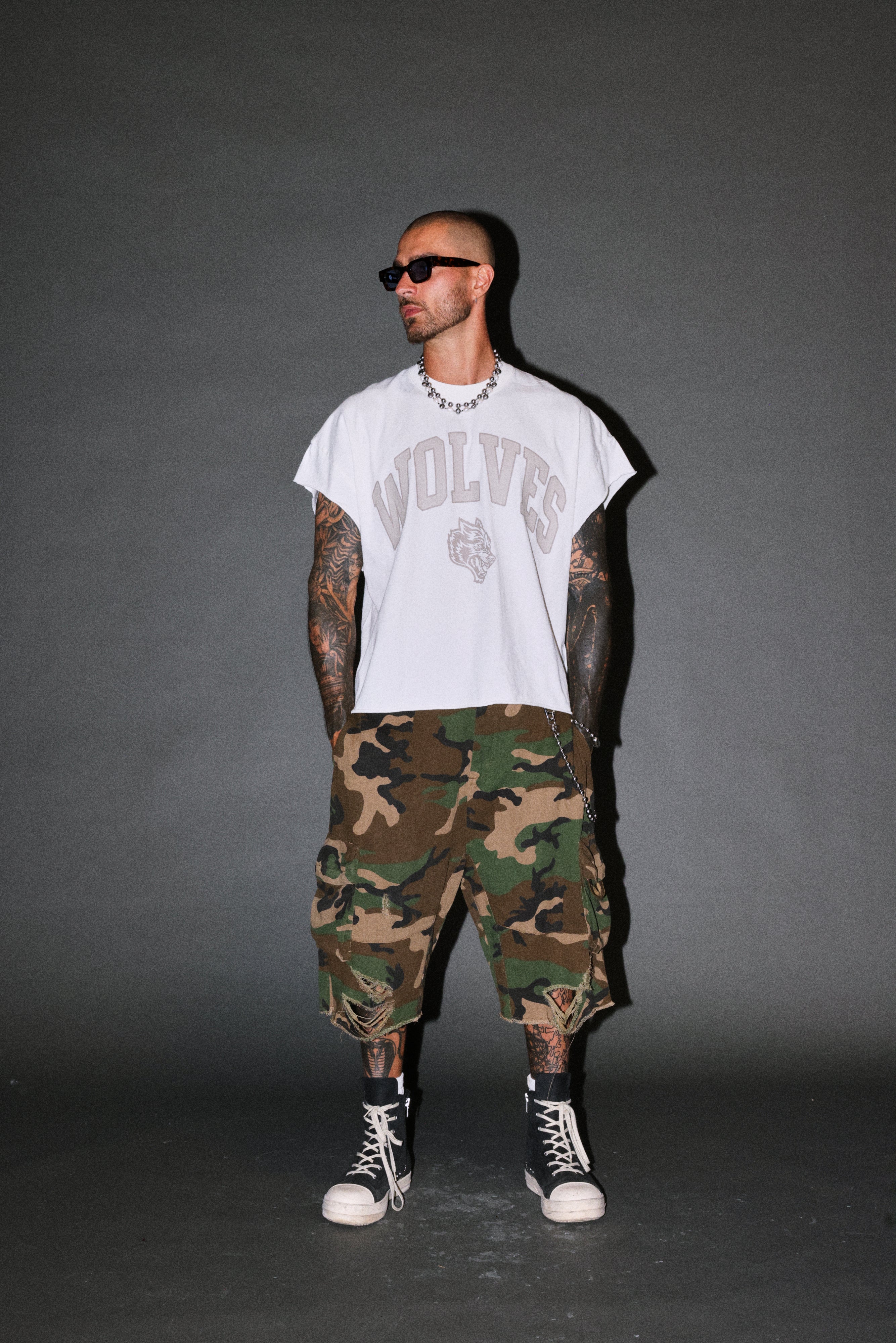 Loyalty Frvr Grunge Cut-Off Tee in Cream