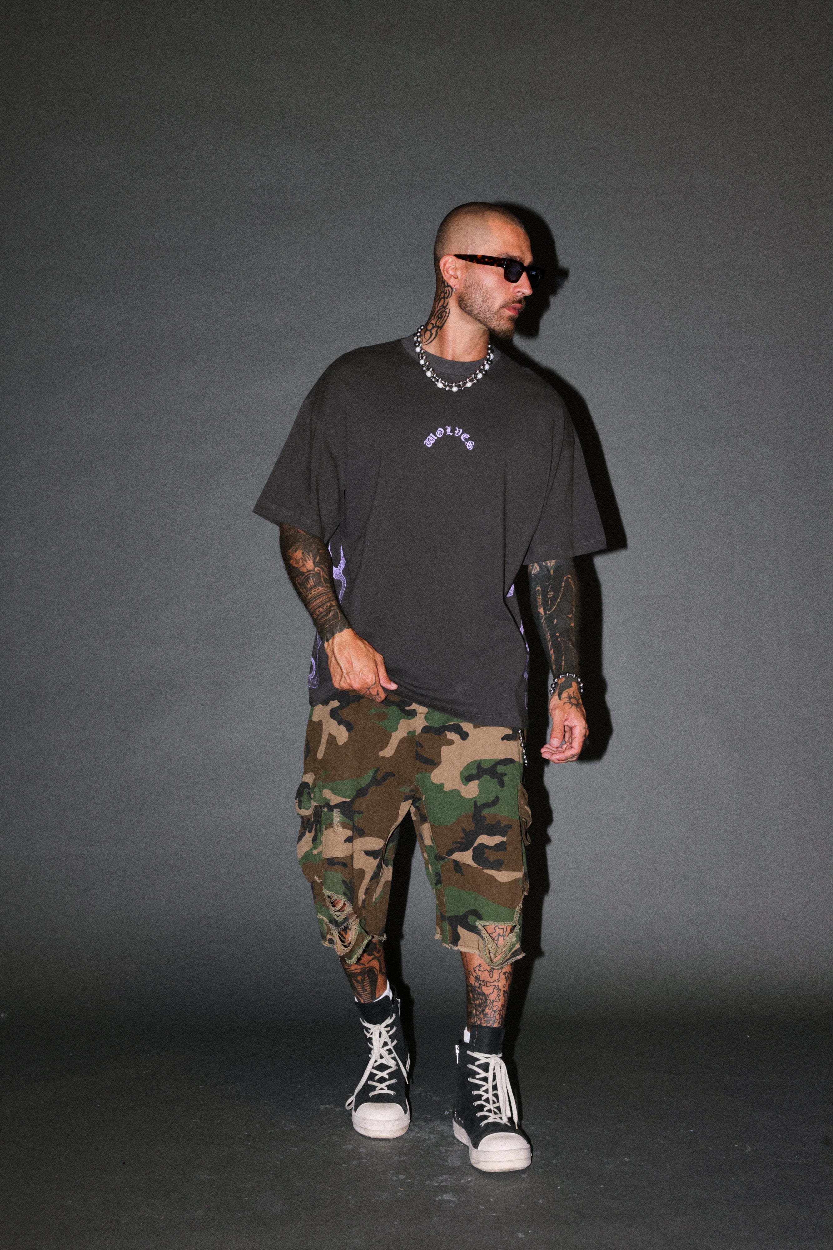 Wolves Never Back Down V2 Premium Oversized Tee in Wolf Gray