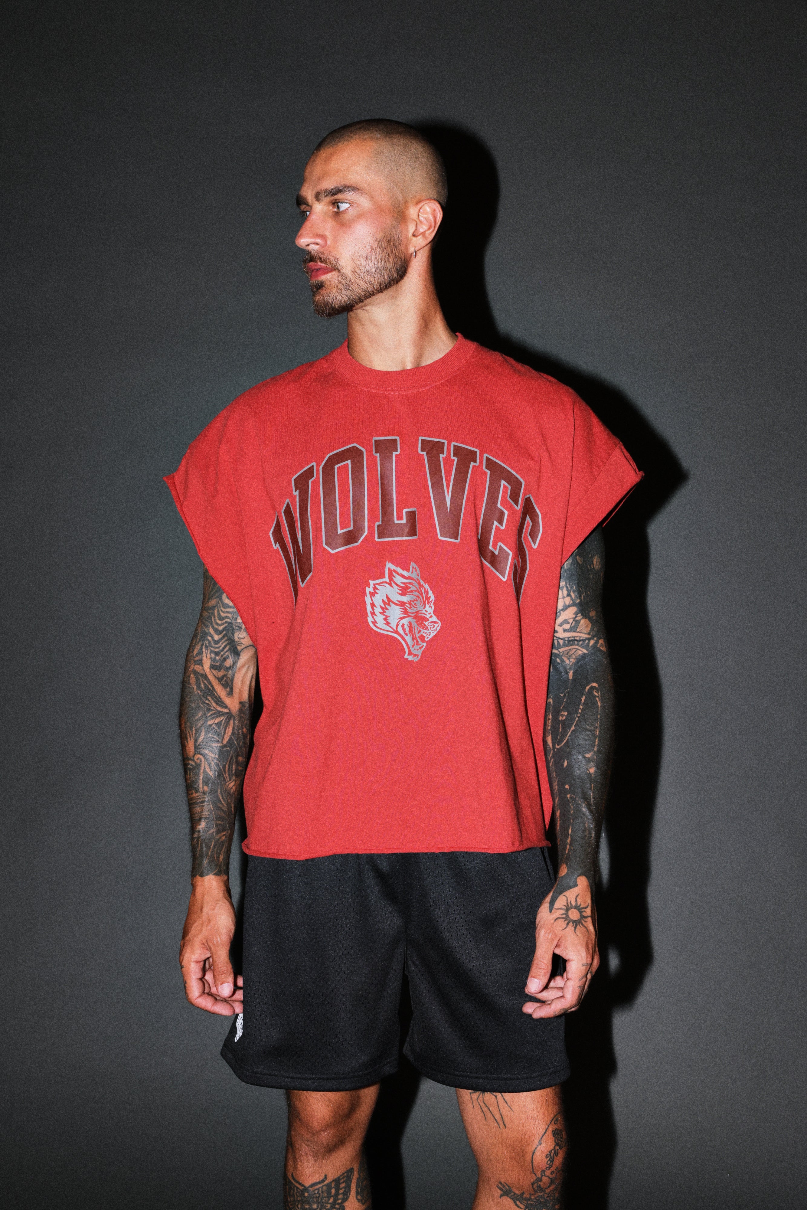 Loyalty Frvr Grunge Cut-Off Tee in Roman Red