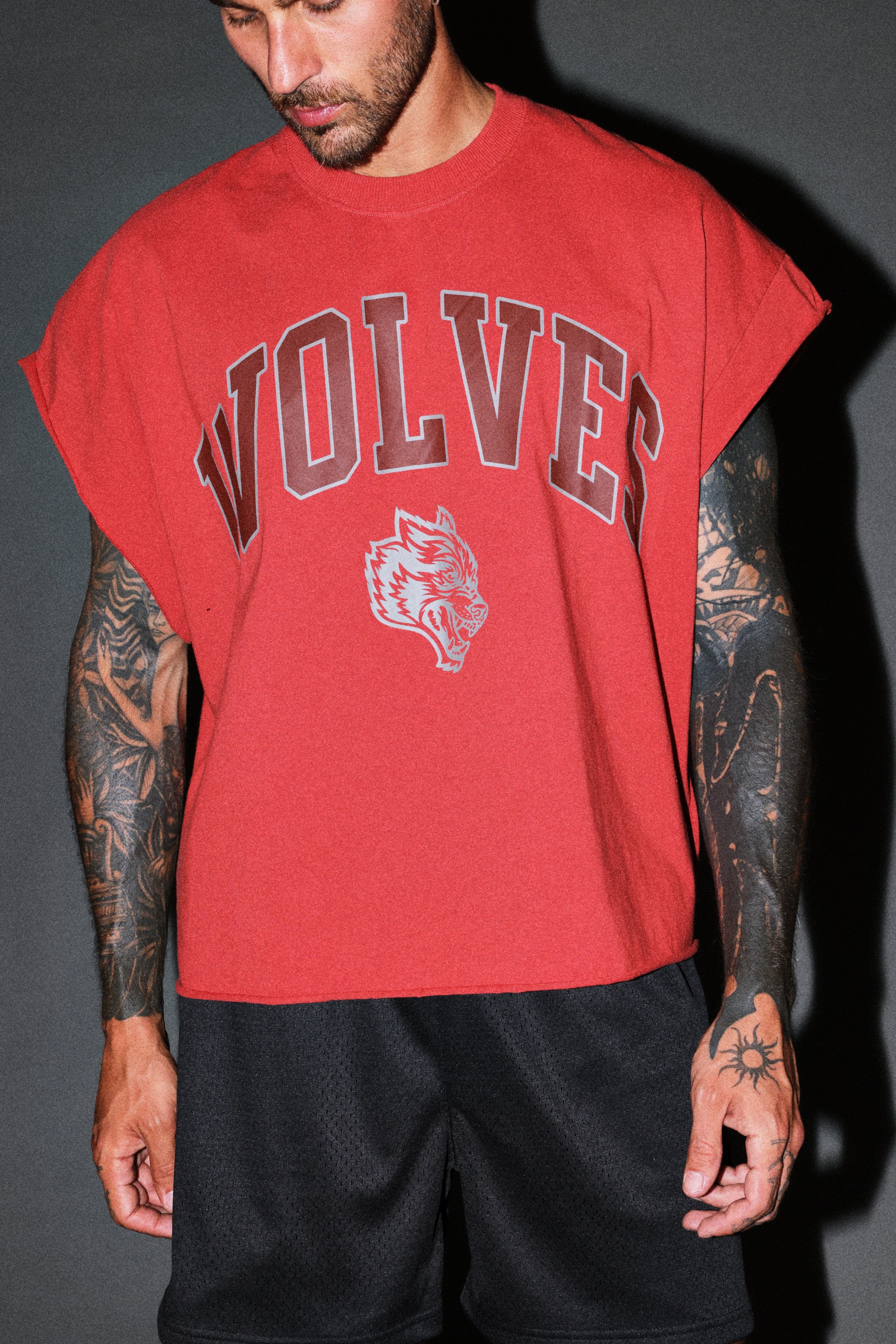 Loyalty Frvr Grunge Cut-Off Tee in Roman Red