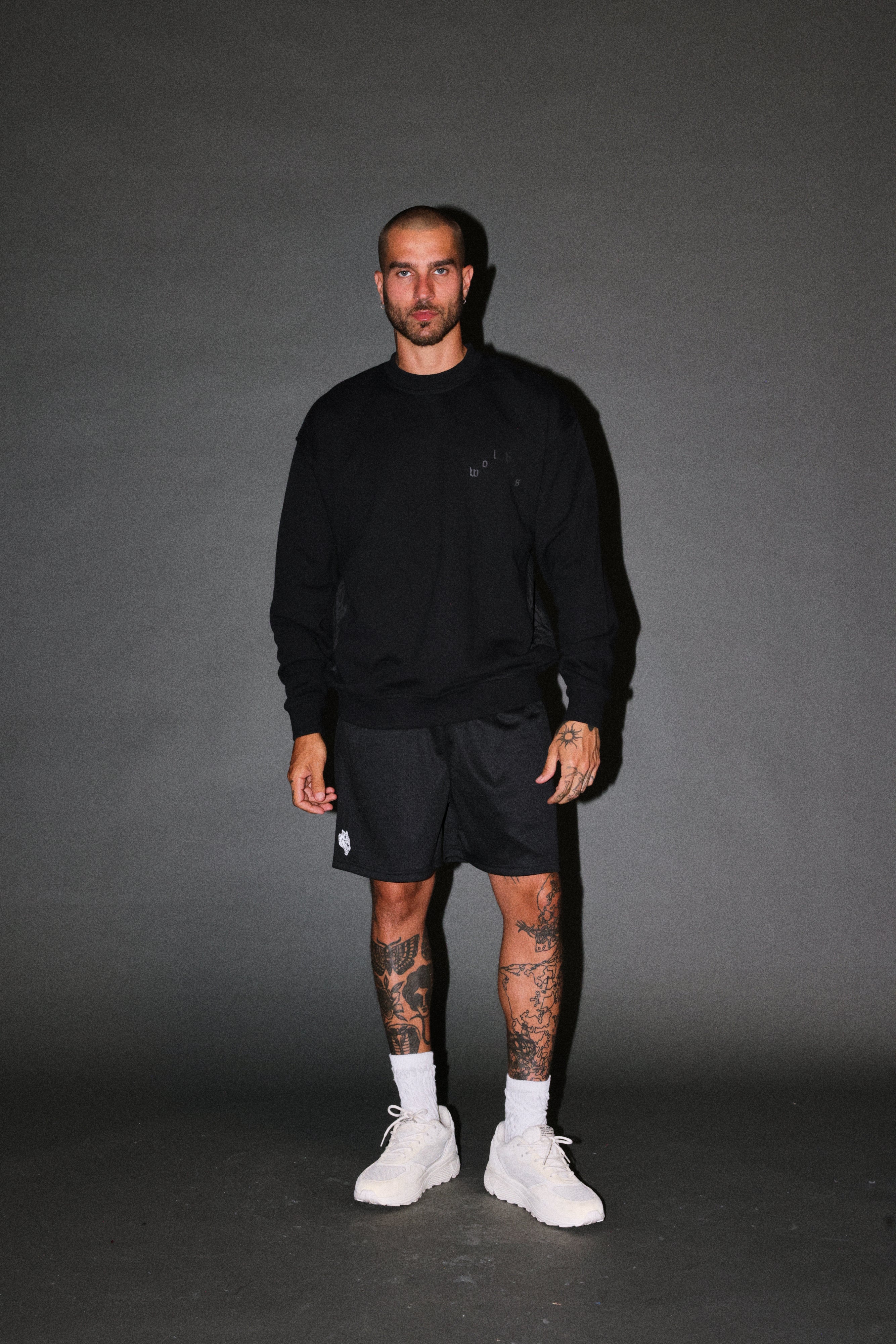 Lineage Frvr London Crewneck in Black